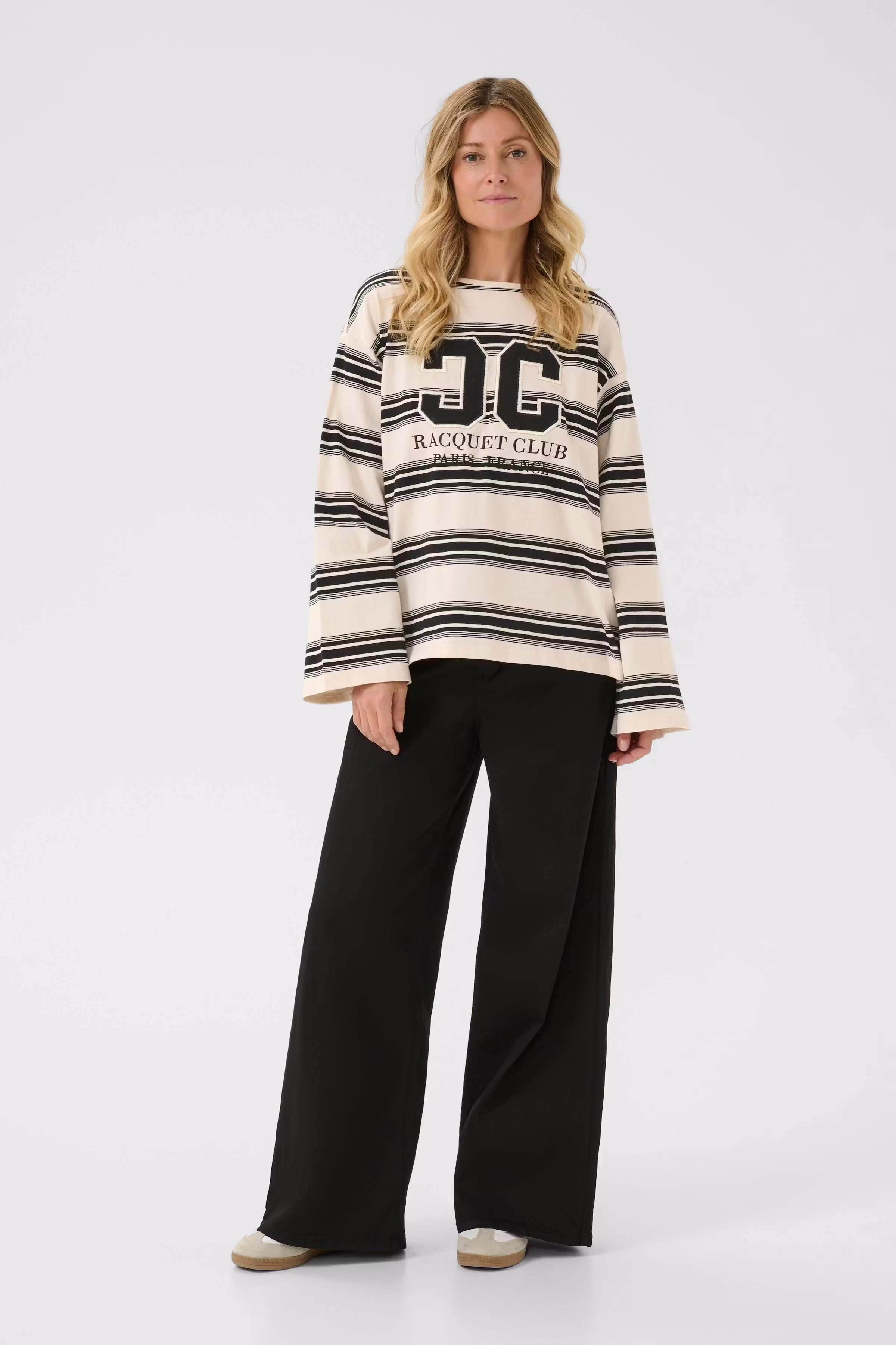 CRCarmell Sweatshirt LOOKBOOK FRONT 10614247-108382