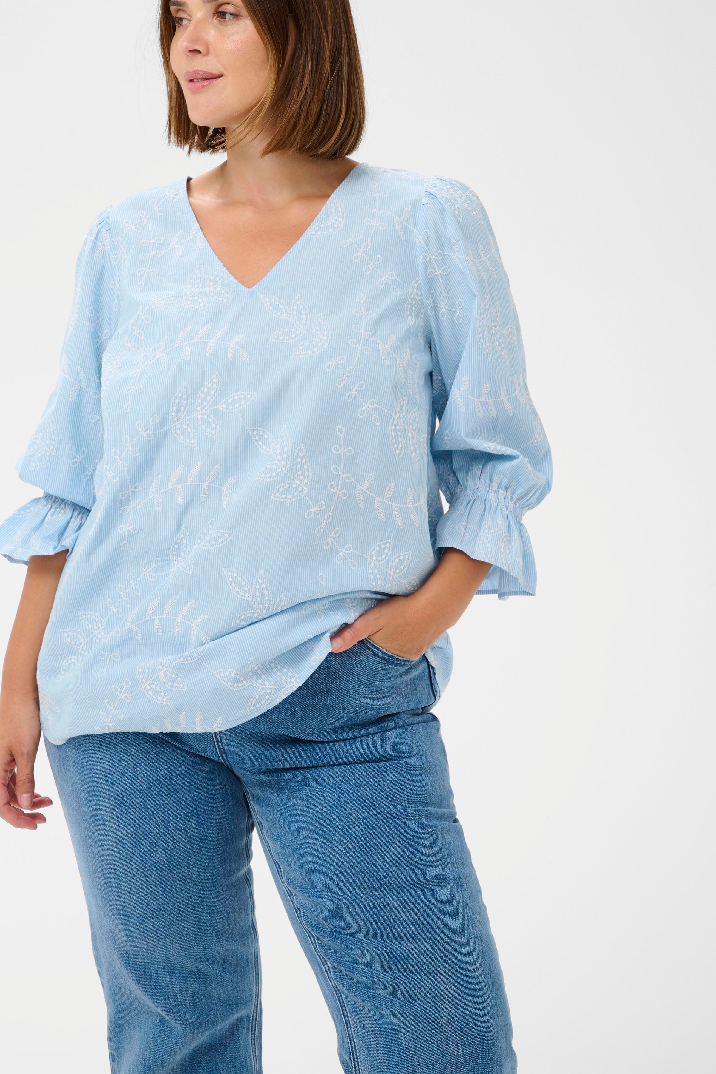 KCcarlee Blus LOOKBOOK FRONT 10584031-109007