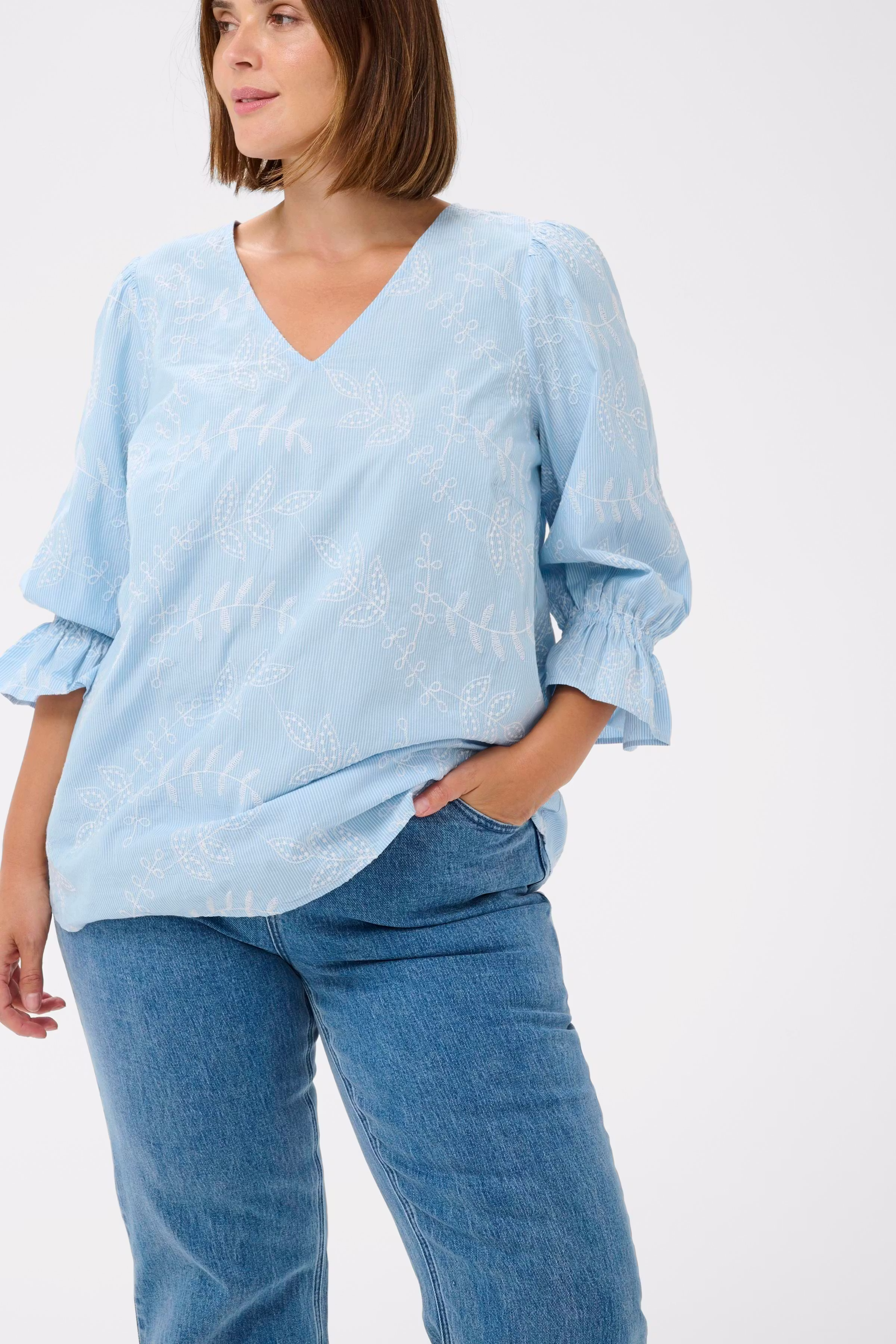 KCcarlee Blus LOOKBOOK FRONT 10584031-109007