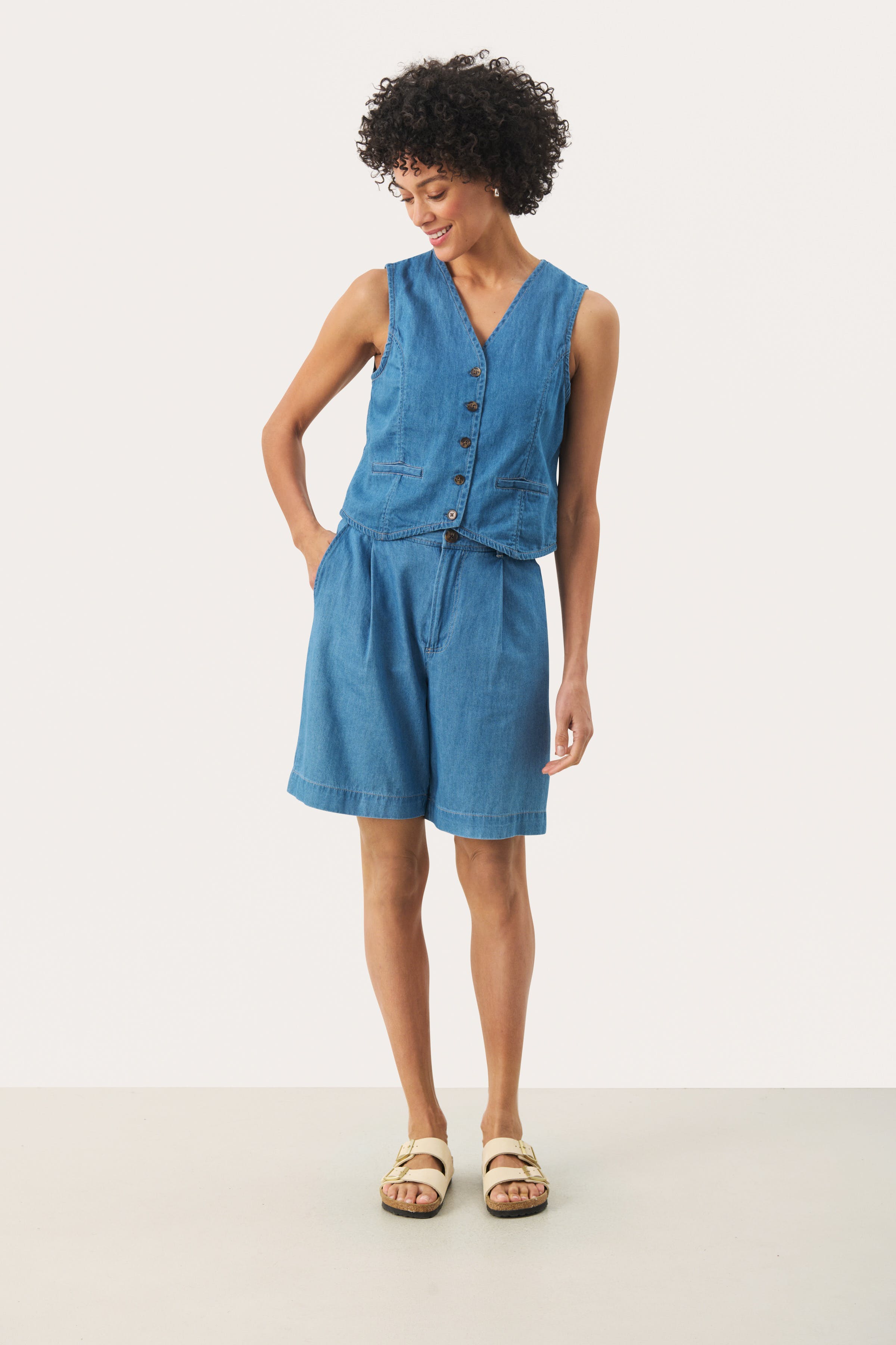 RaisaPW Vest LOOKBOOK FRONT 30309640-300155