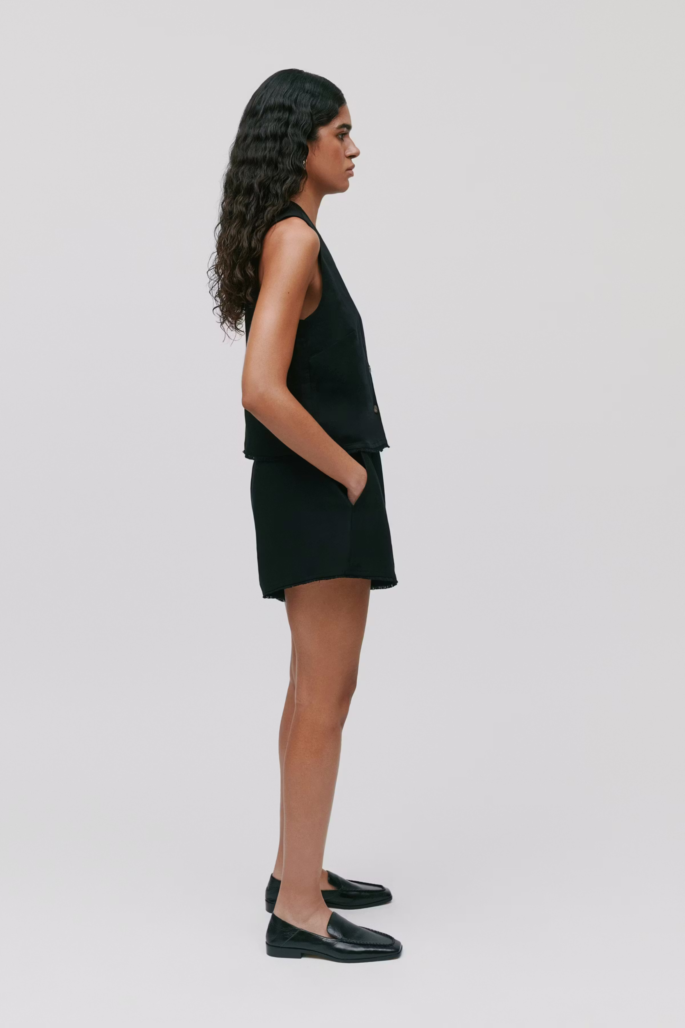 TALA Blouse LOOKBOOK FRONT 30600485-BK999