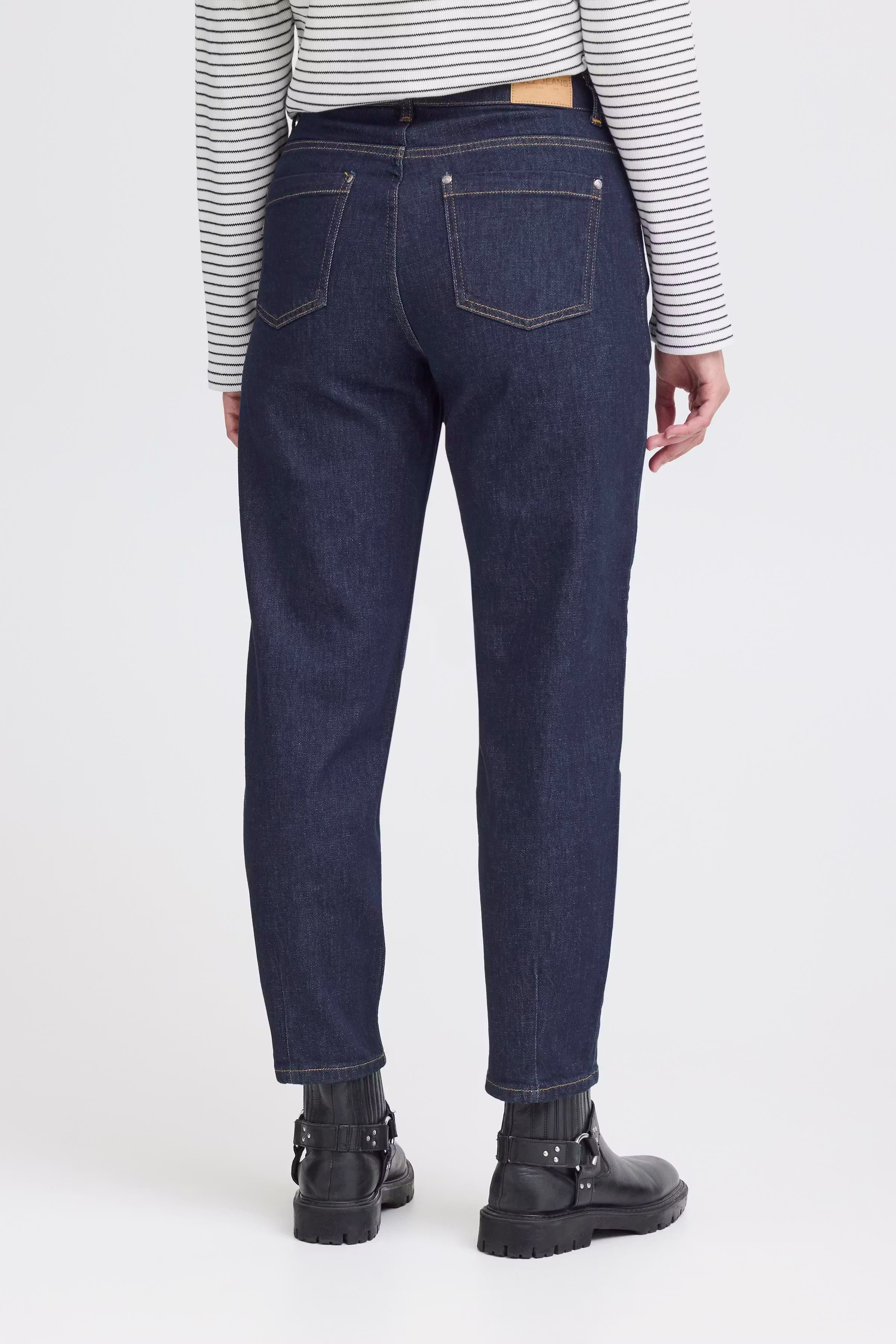 PZLIRA UHW Jeans Tapered Leg LOOKBOOK BACK 50209032-202124