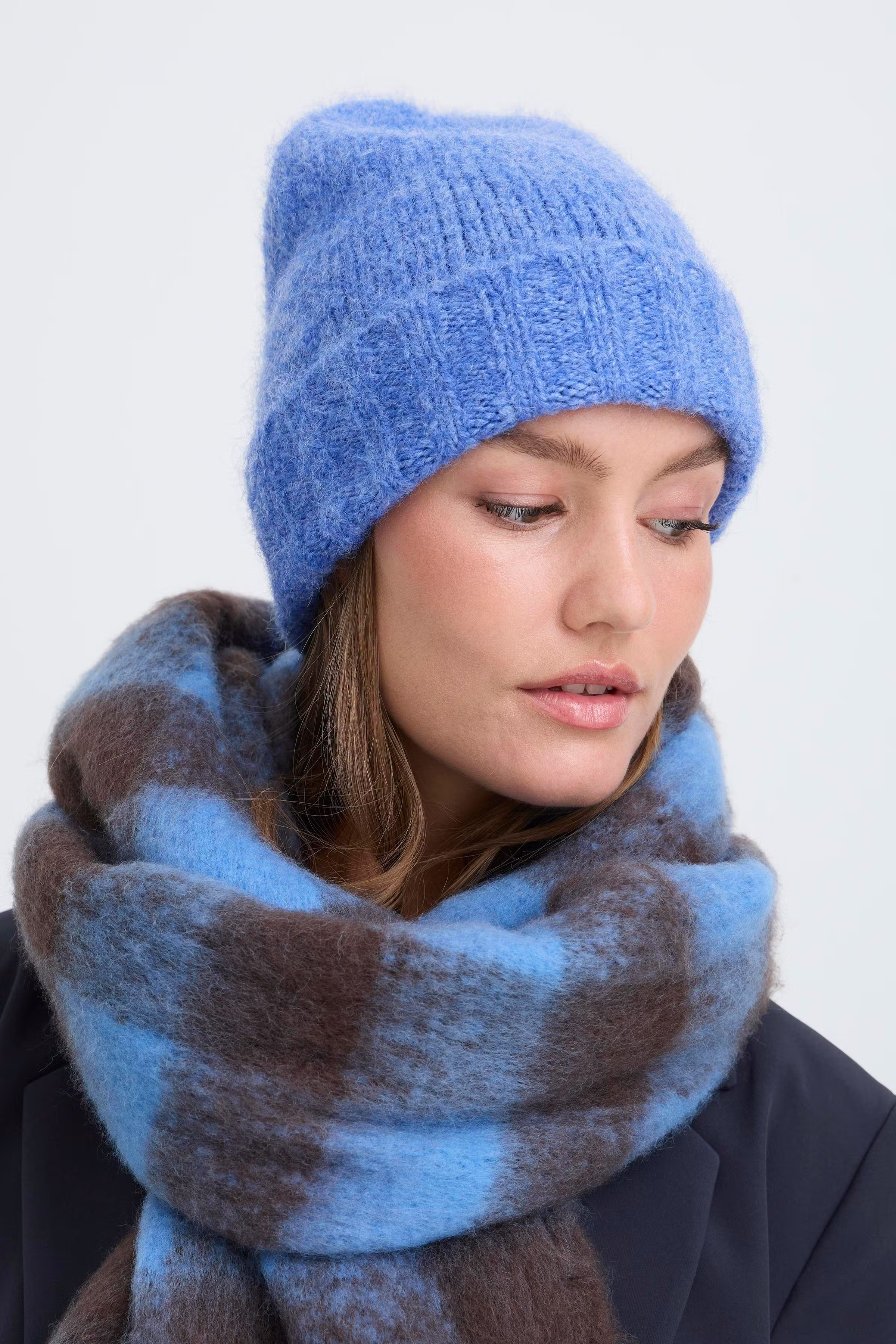 IAMONA Hatt LOOKBOOK FRONT 20124764-183937