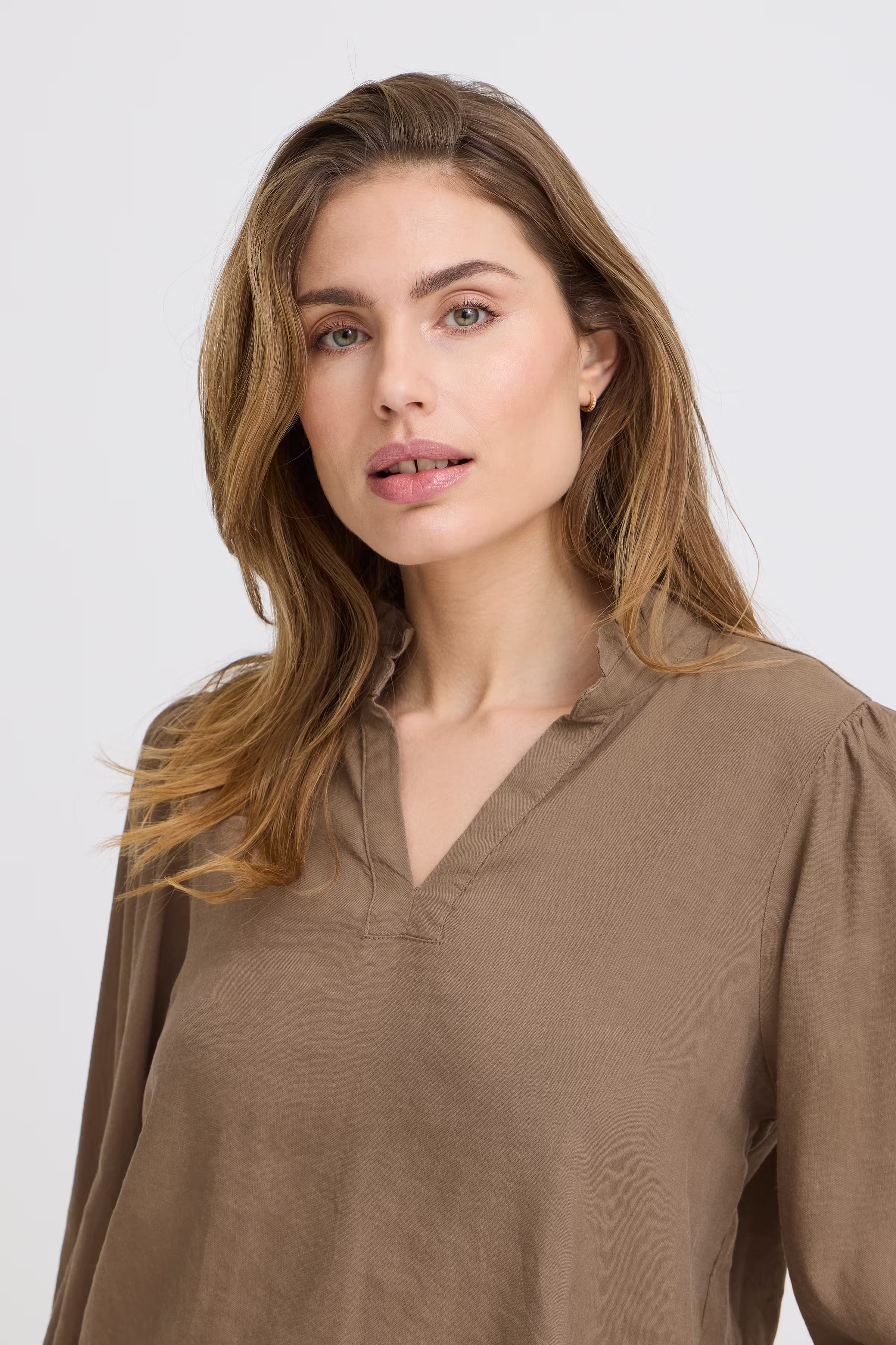 PZLUCA Bluse LOOKBOOK DETAIL 50210428-181112