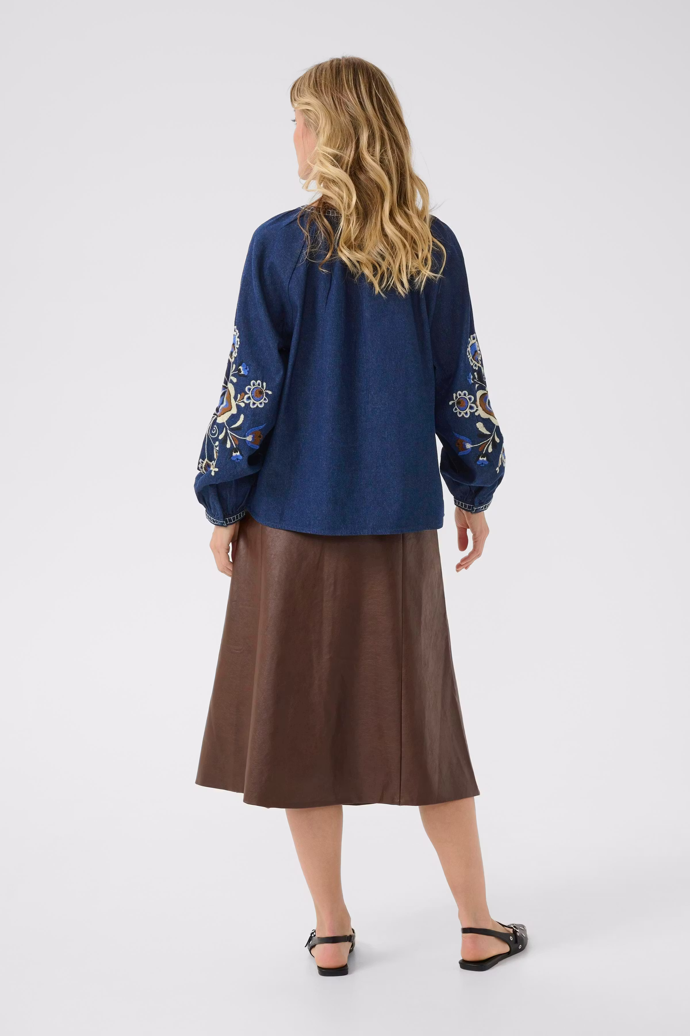 CRGro Blouse LOOKBOOK BACK 10614179-108408