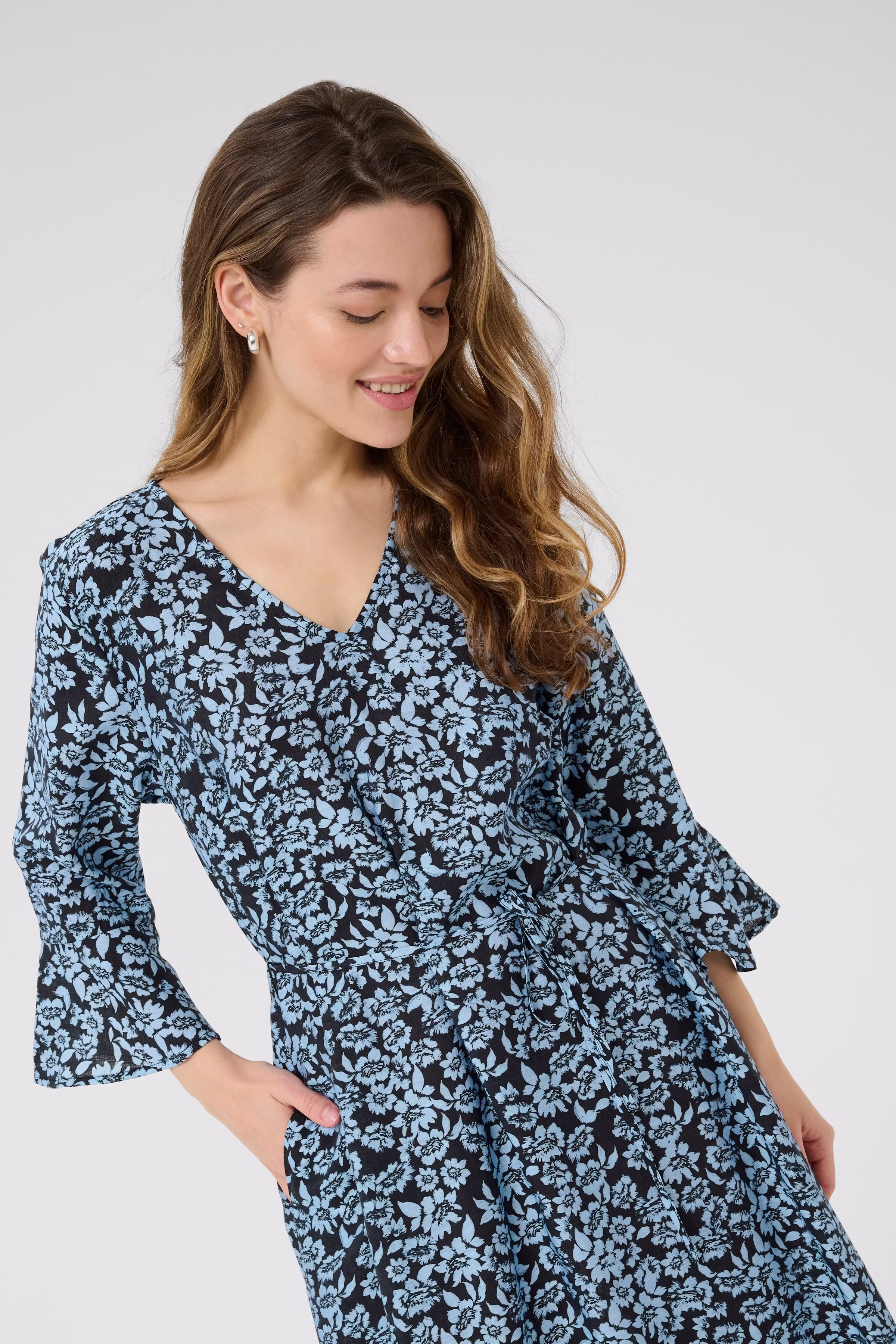 KAamanda Kjole LOOKBOOK DETAIL 10510152-107720