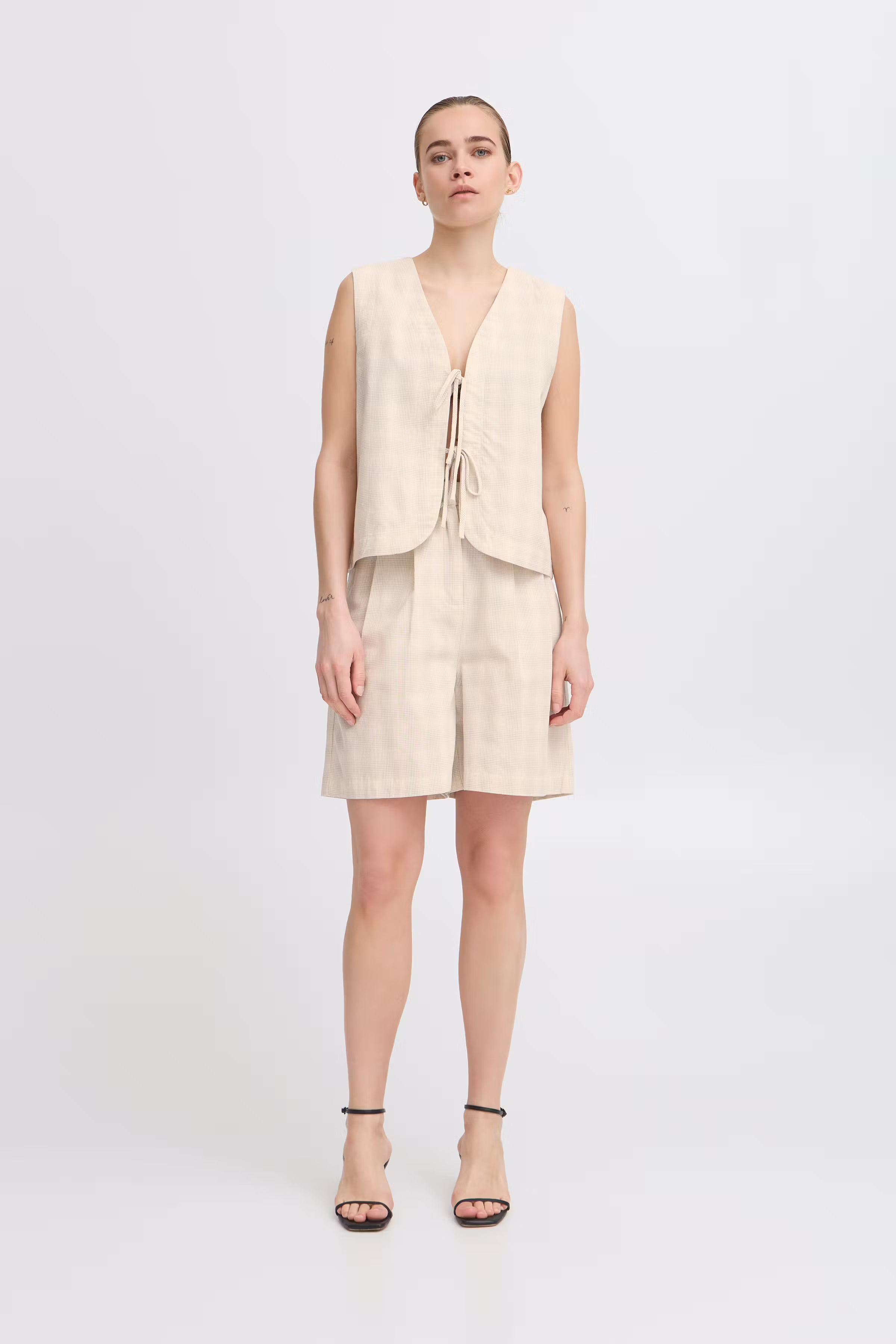 IHSAFFRON Top LOOKBOOK FRONT 20123220-130905