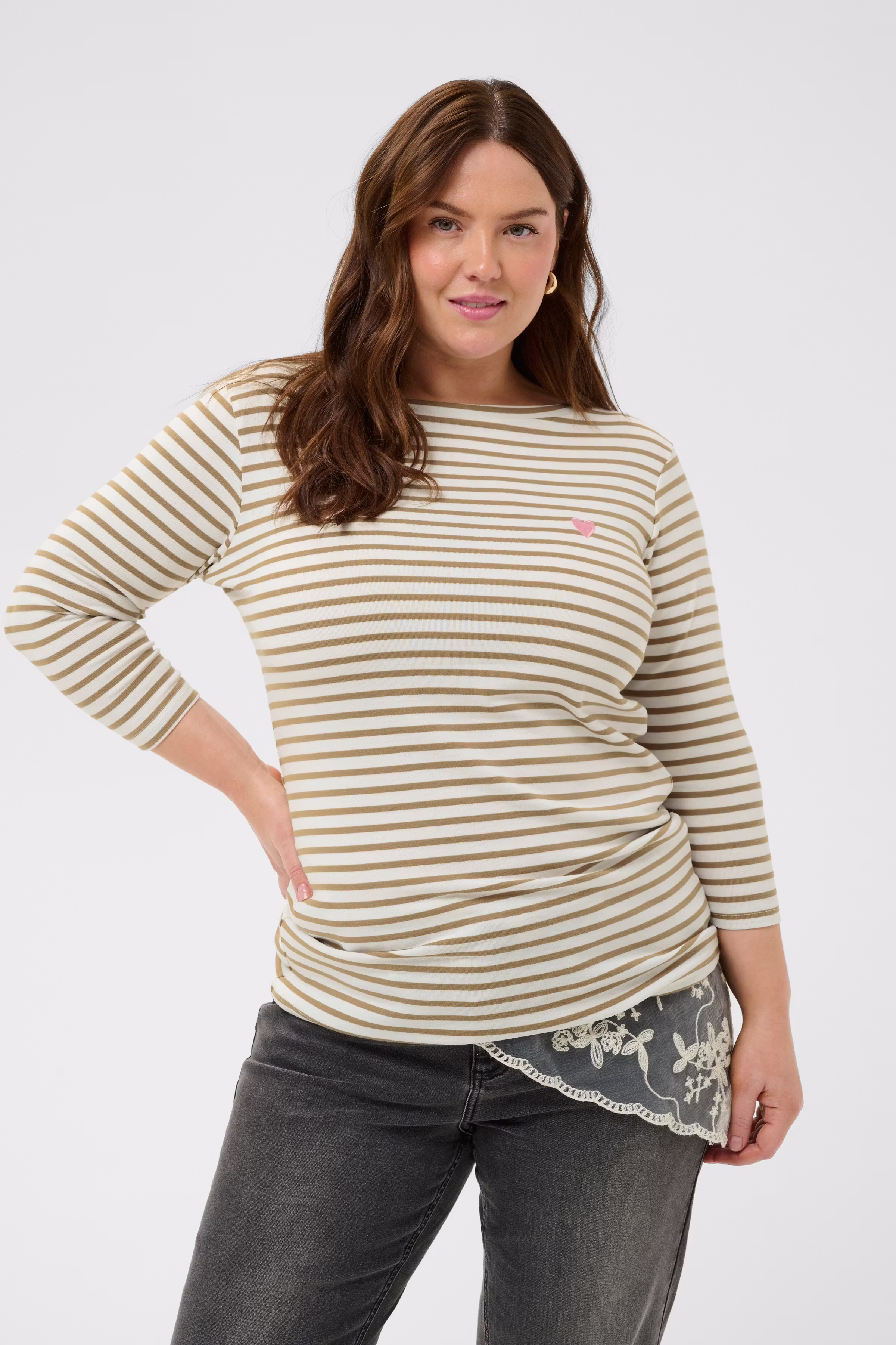 KClia T-shirt LOOKBOOK FRONT 10584203-109481