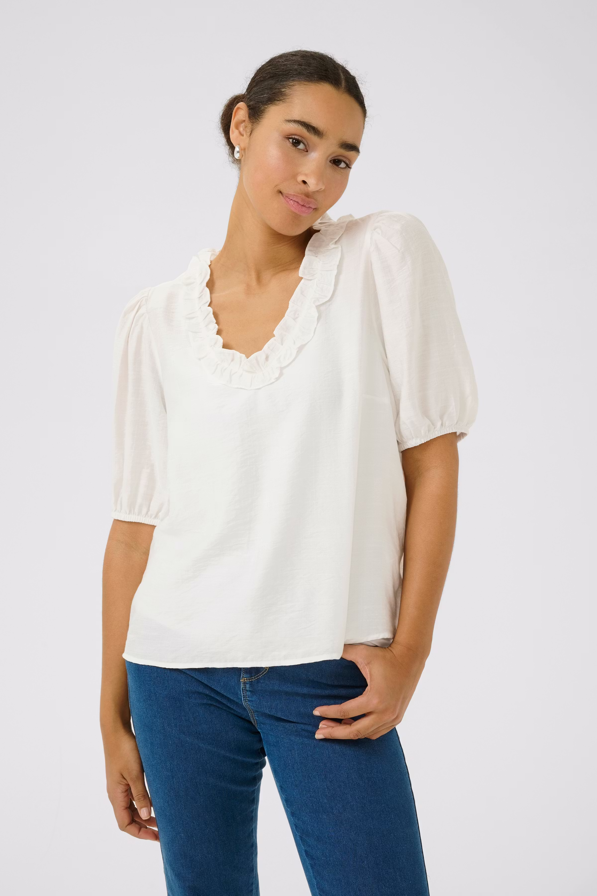 KAmariana Blouse LOOKBOOK FRONT 10510442-110602