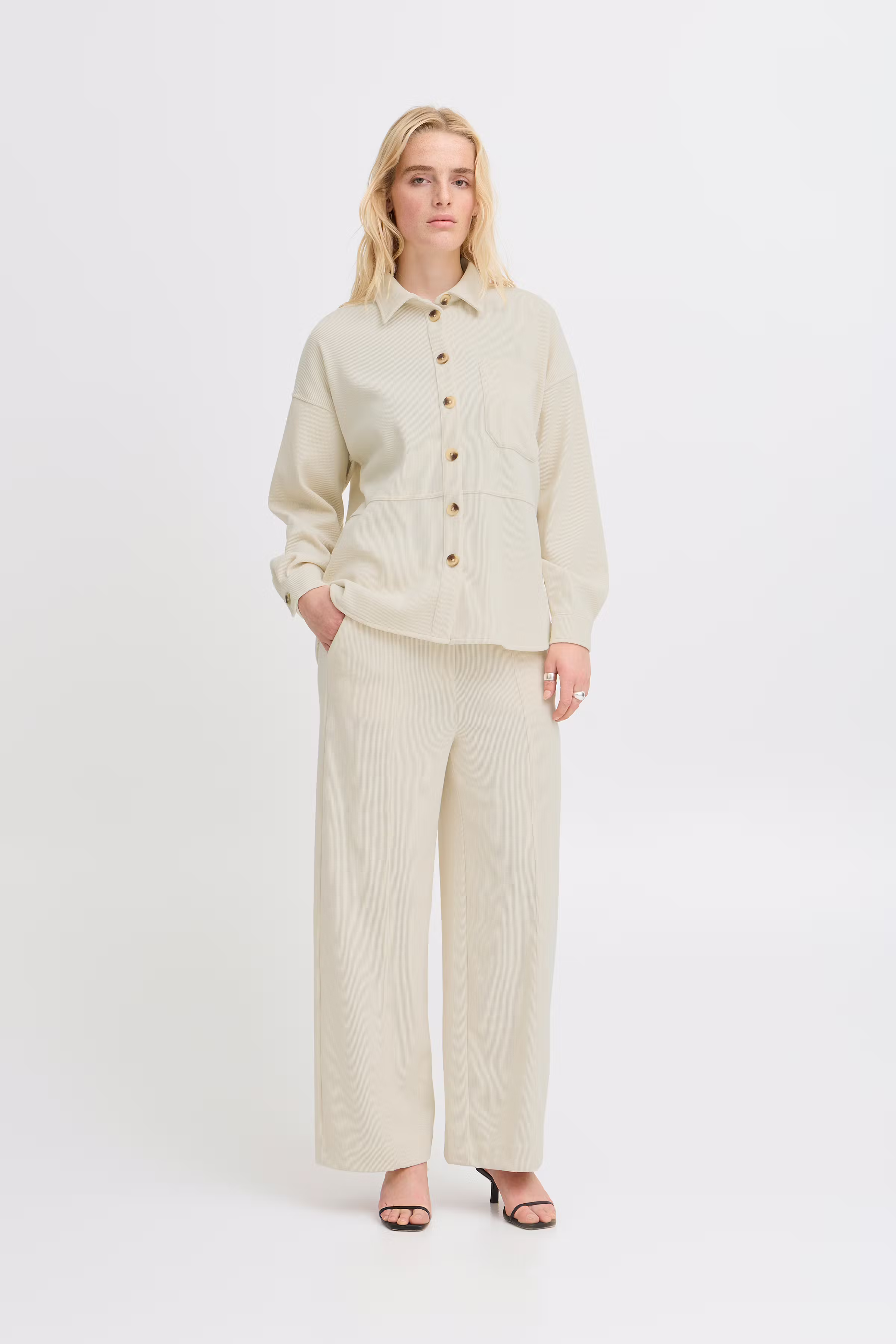 IHKATE CORDUROY WIDE broek LOOKBOOK FRONT 20122434-124301
