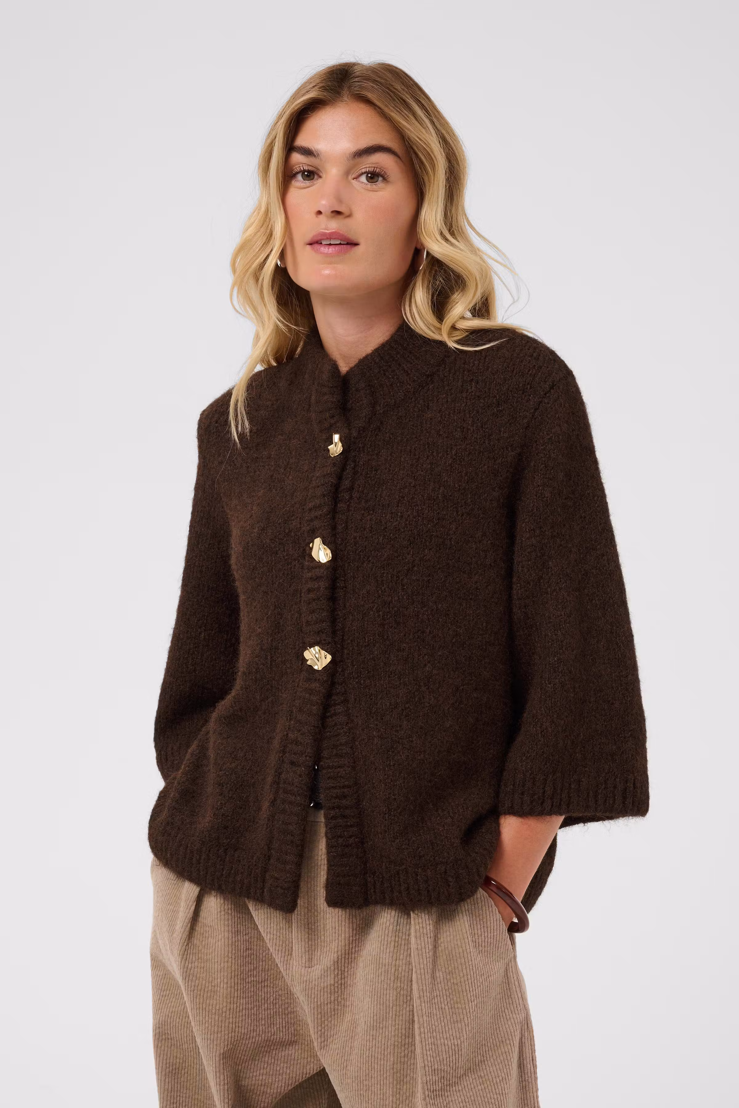 TanukSZ Cardigan LOOKBOOK FRONT 30515782-191016