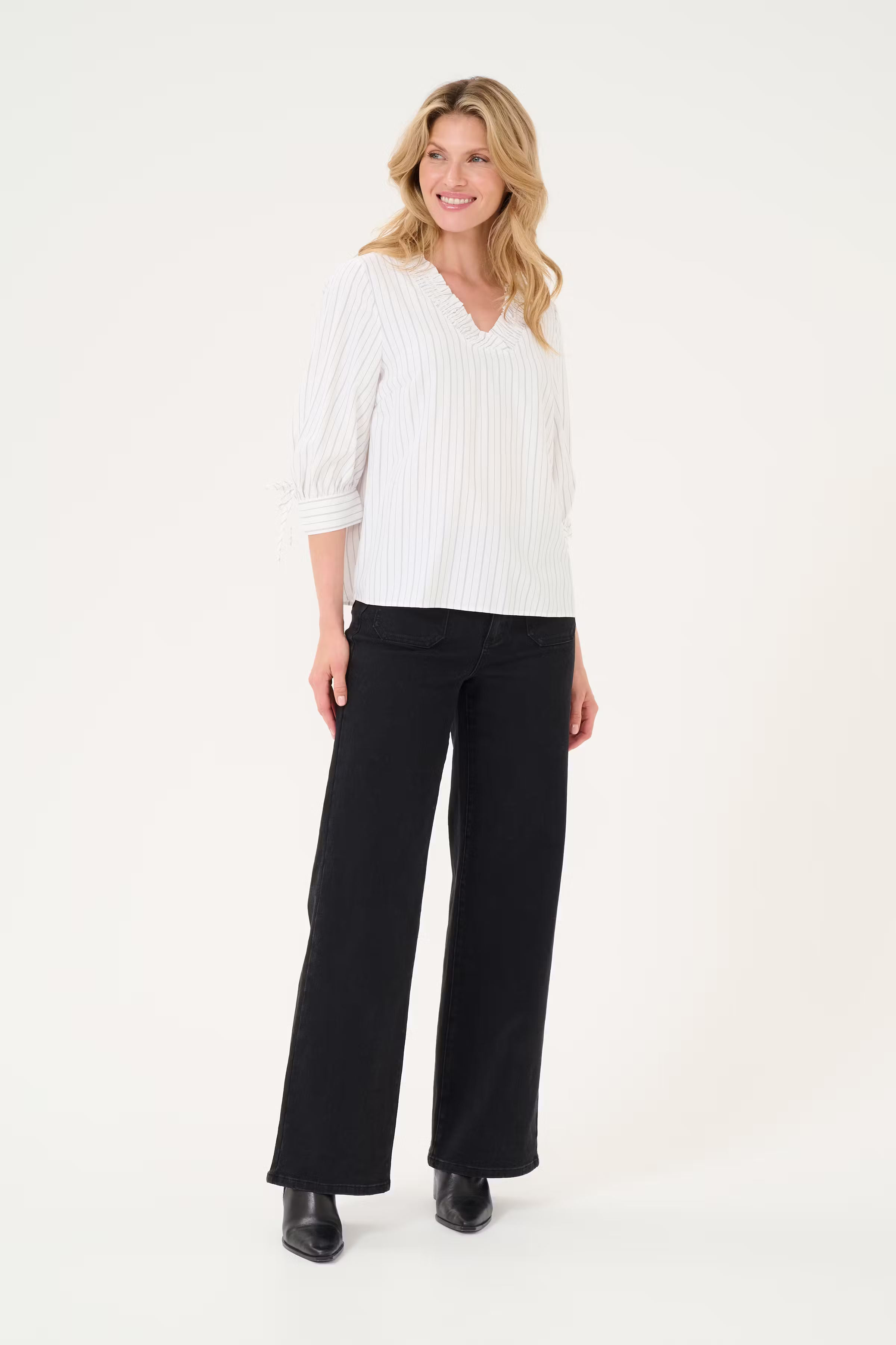 KAtara Bluse LOOKBOOK FRONT 10552367-107201