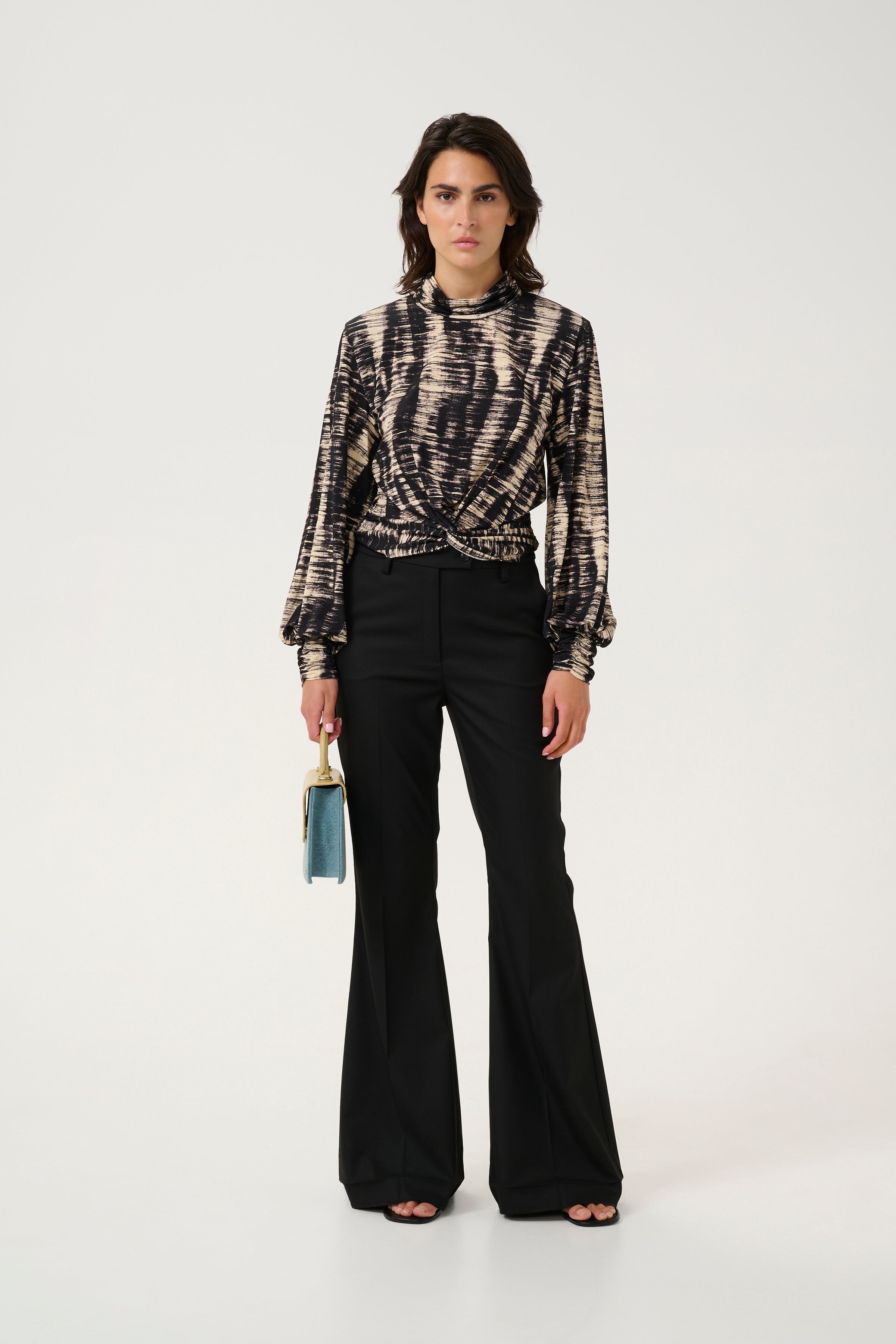 GZemilia Blouse LOOKBOOK FRONT 10909963-107275