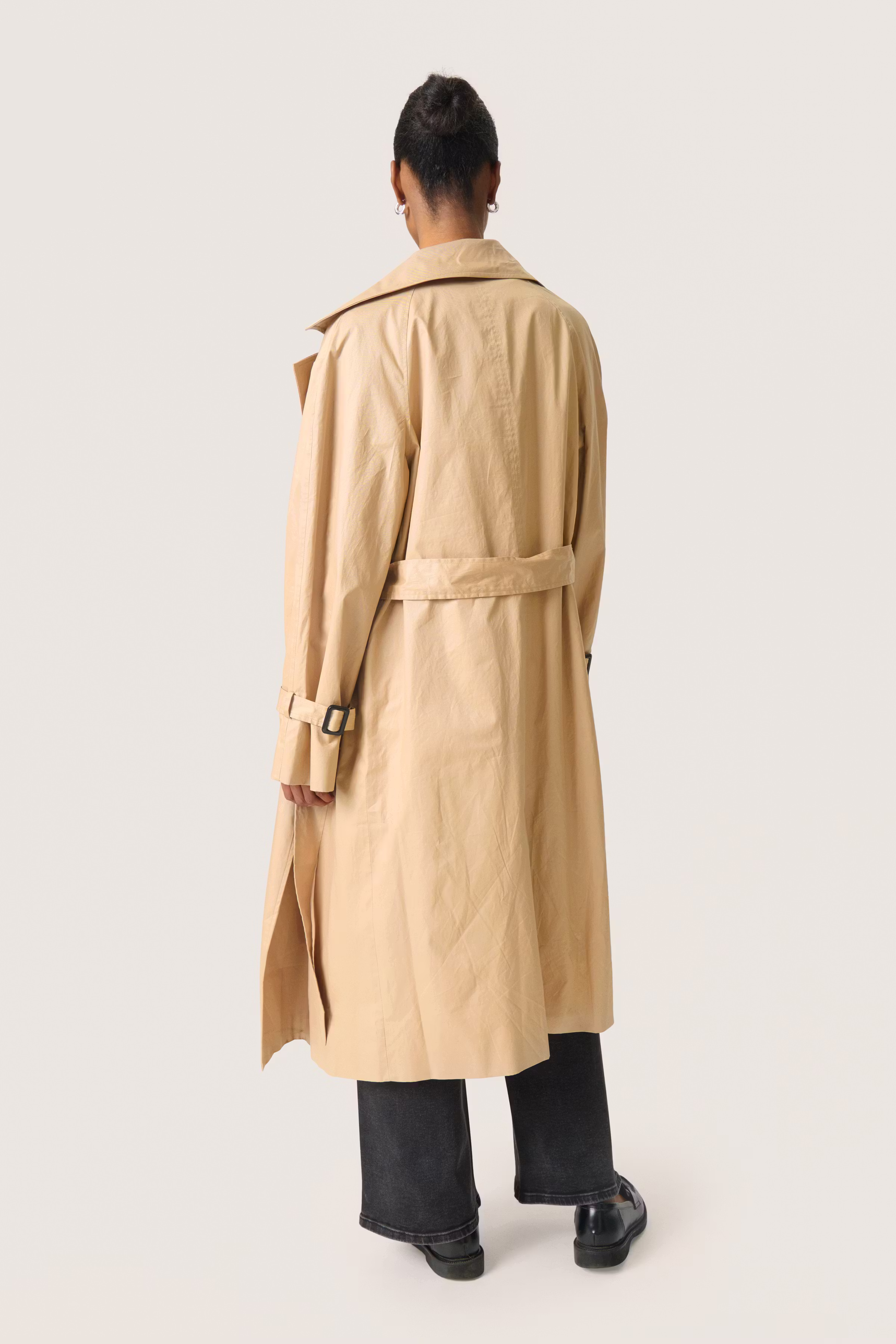 SLFavne Trenchcoat LOOKBOOK BACK 30408392-160920