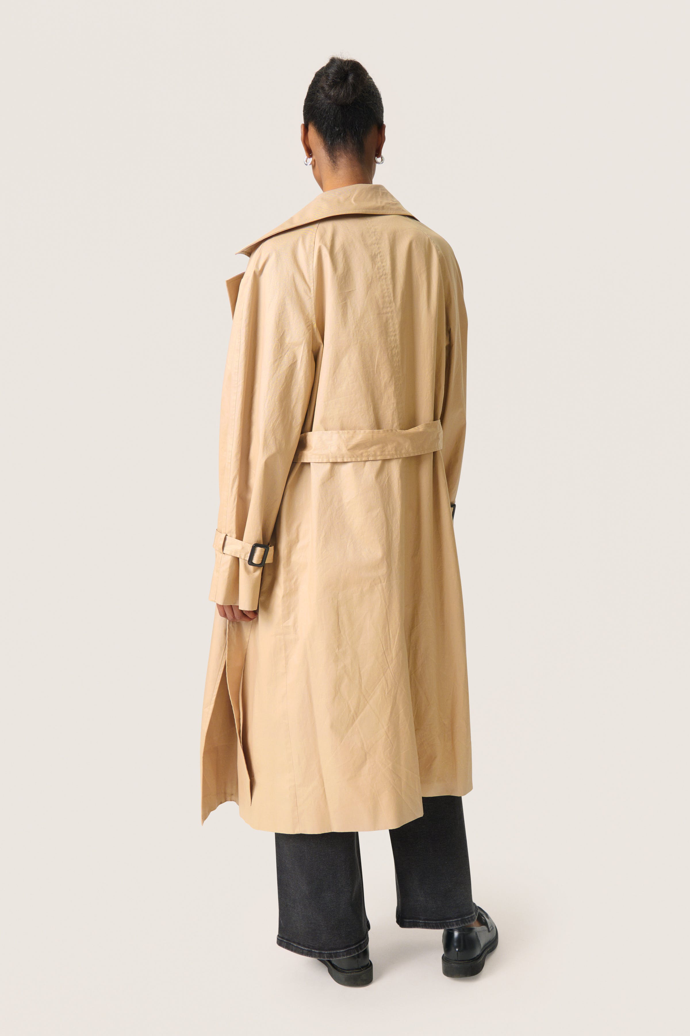 SLFavne Trenchcoat LOOKBOOK BACK 30408392-160920