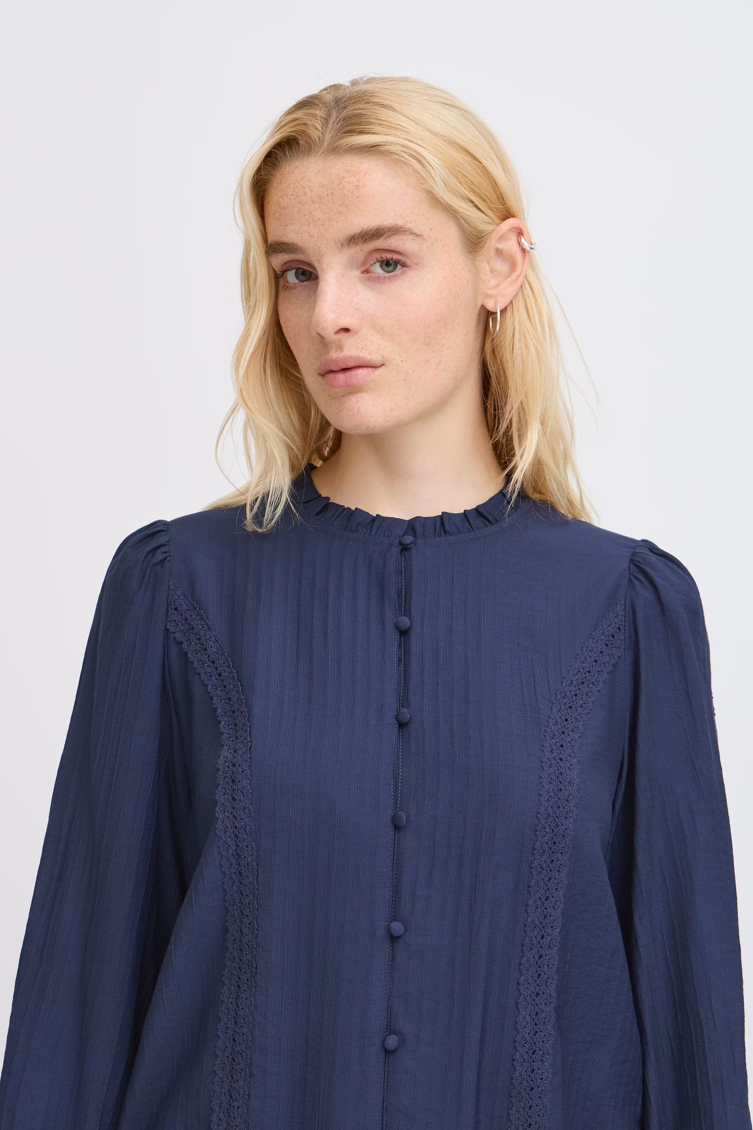 IHEVINA Skjorte LOOKBOOK DETAIL 20123543-194010