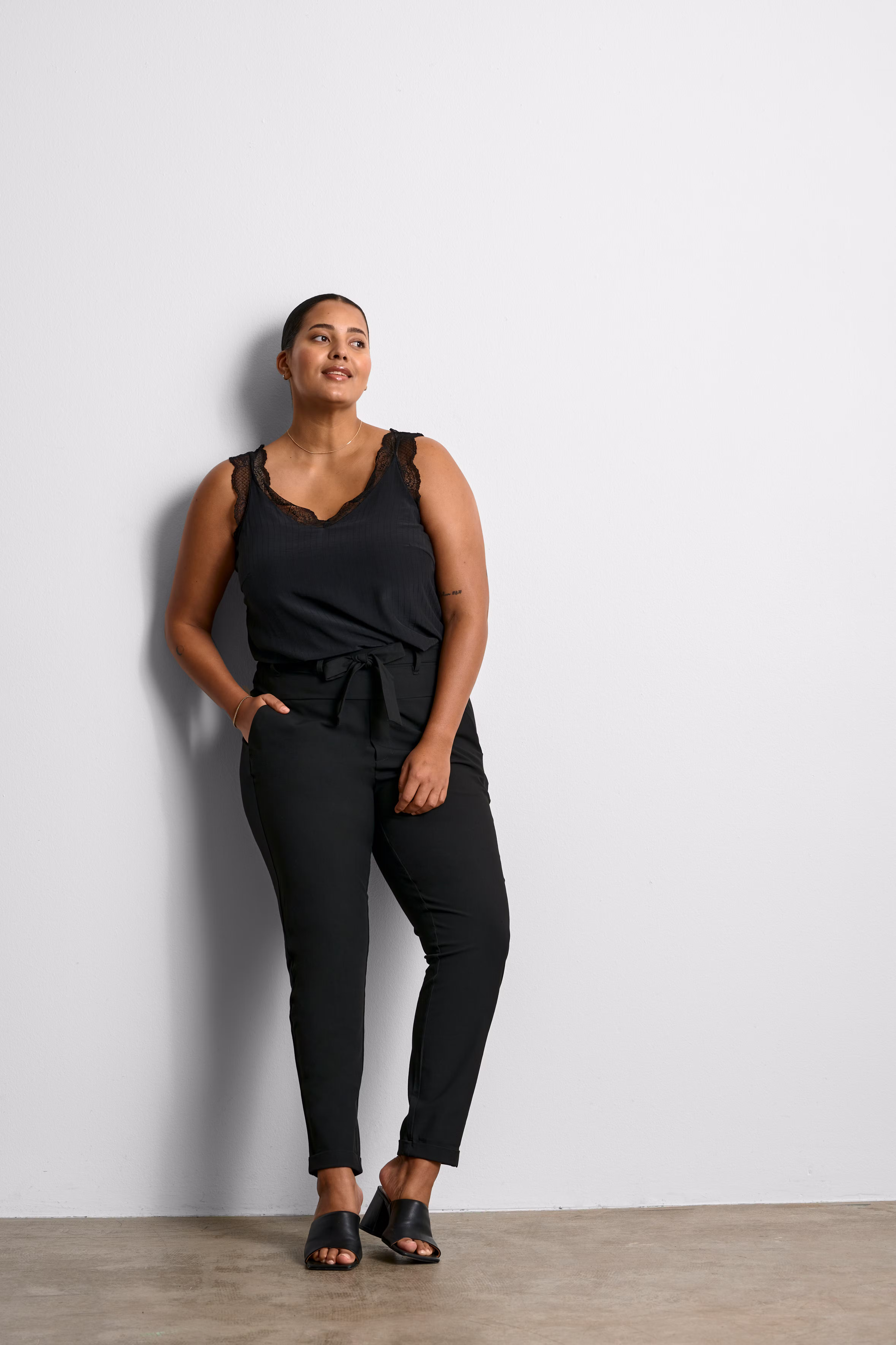 KCjakobine Top LOCATION NONE 10580396-100121