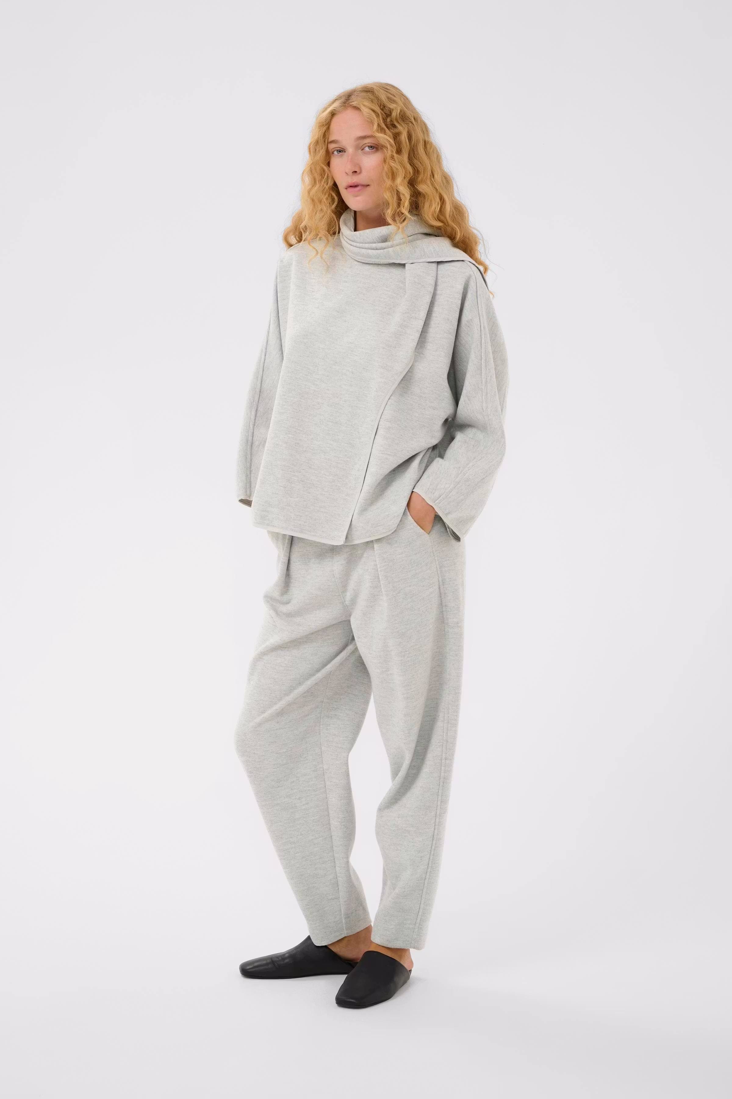 TWIGGYIW Poncho LOOKBOOK FRONT 30112262-300285