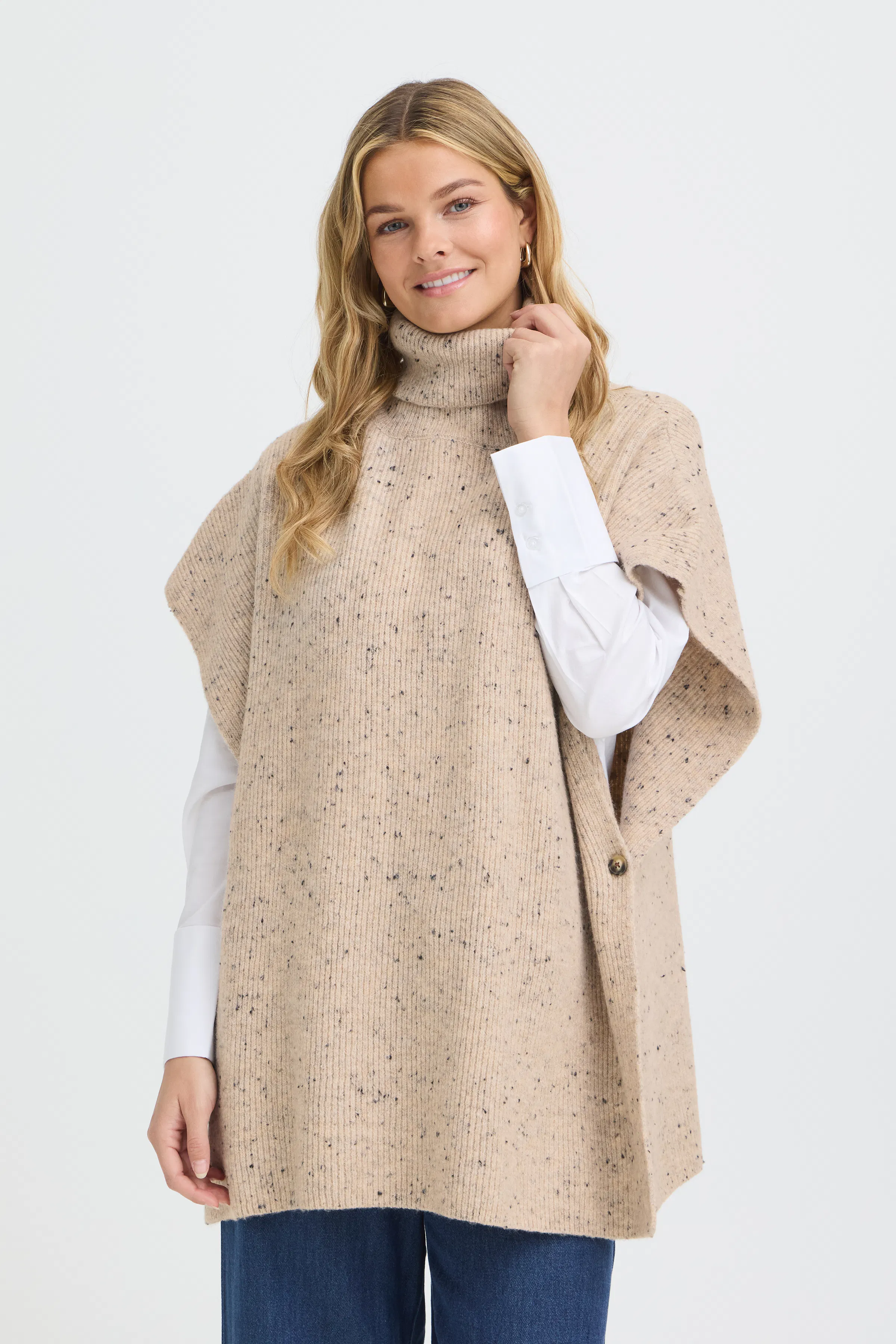 FRNANNA Poncho LOOKBOOK FRONT 20618137-1613051