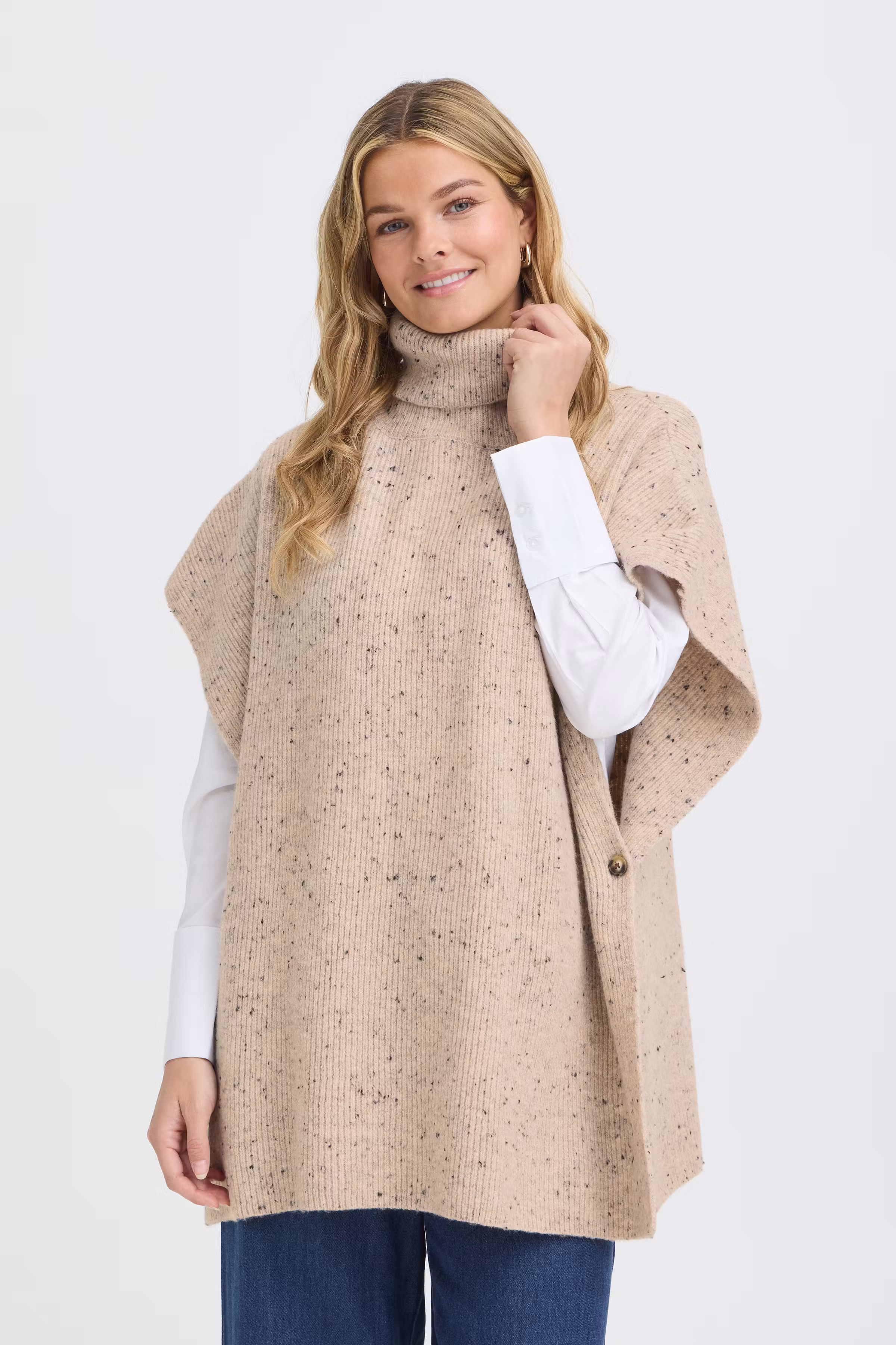 FRNANNA Poncho LOOKBOOK FRONT 20618137-1613051