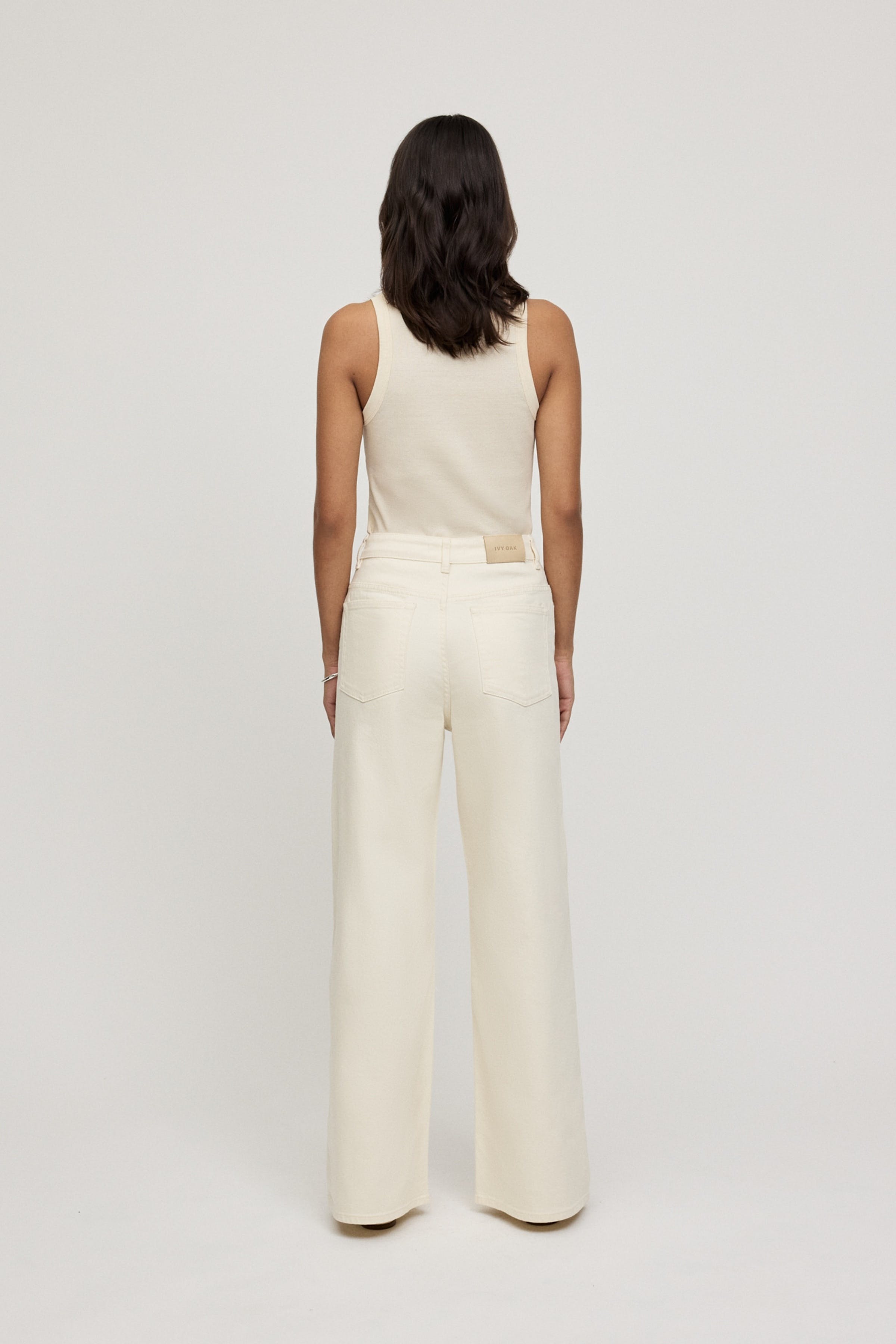 IOPrijanka Jeans LOOKBOOK BACK 30600160-WH011