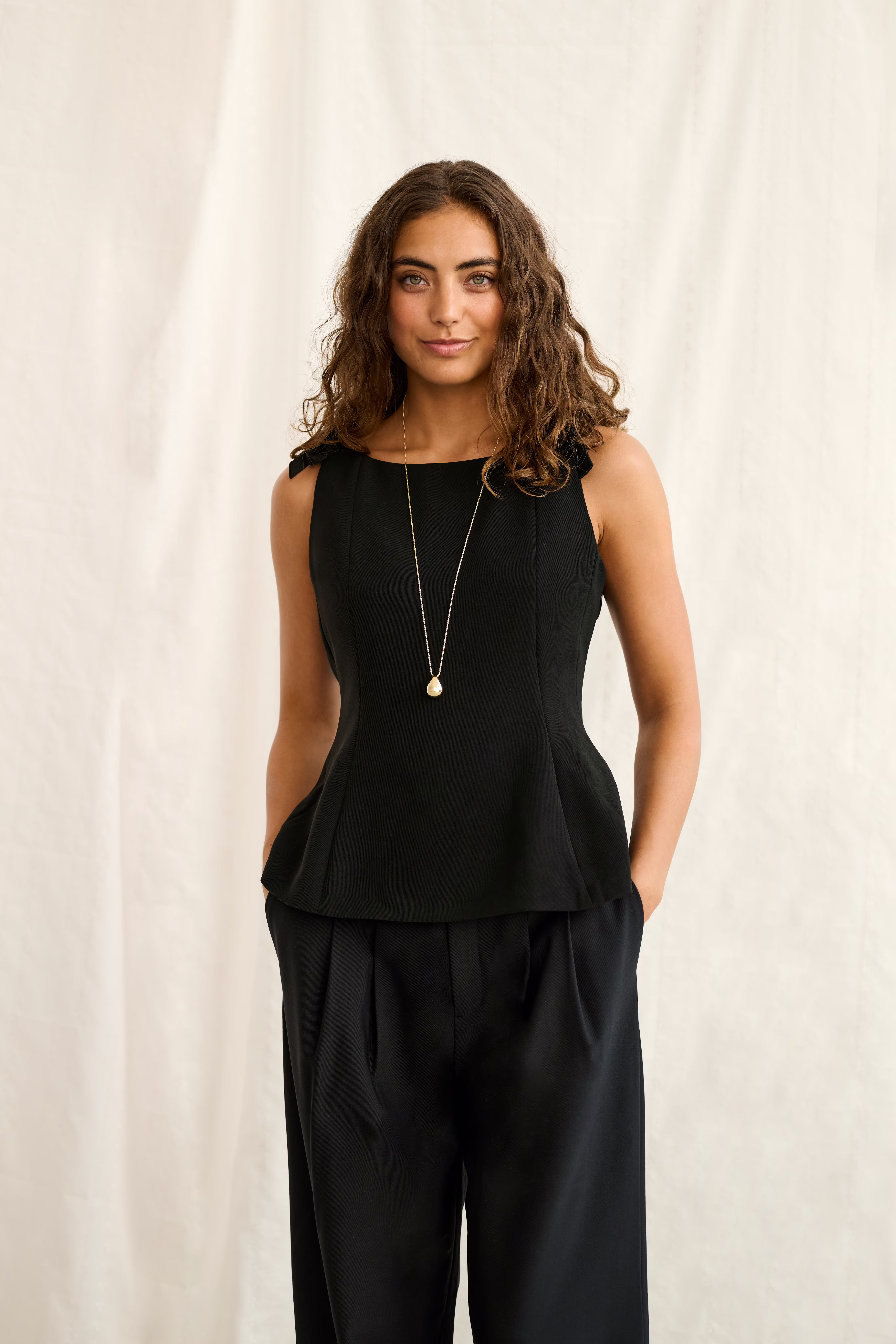 CUnalina Top LOCATION NONE 50112932-500012