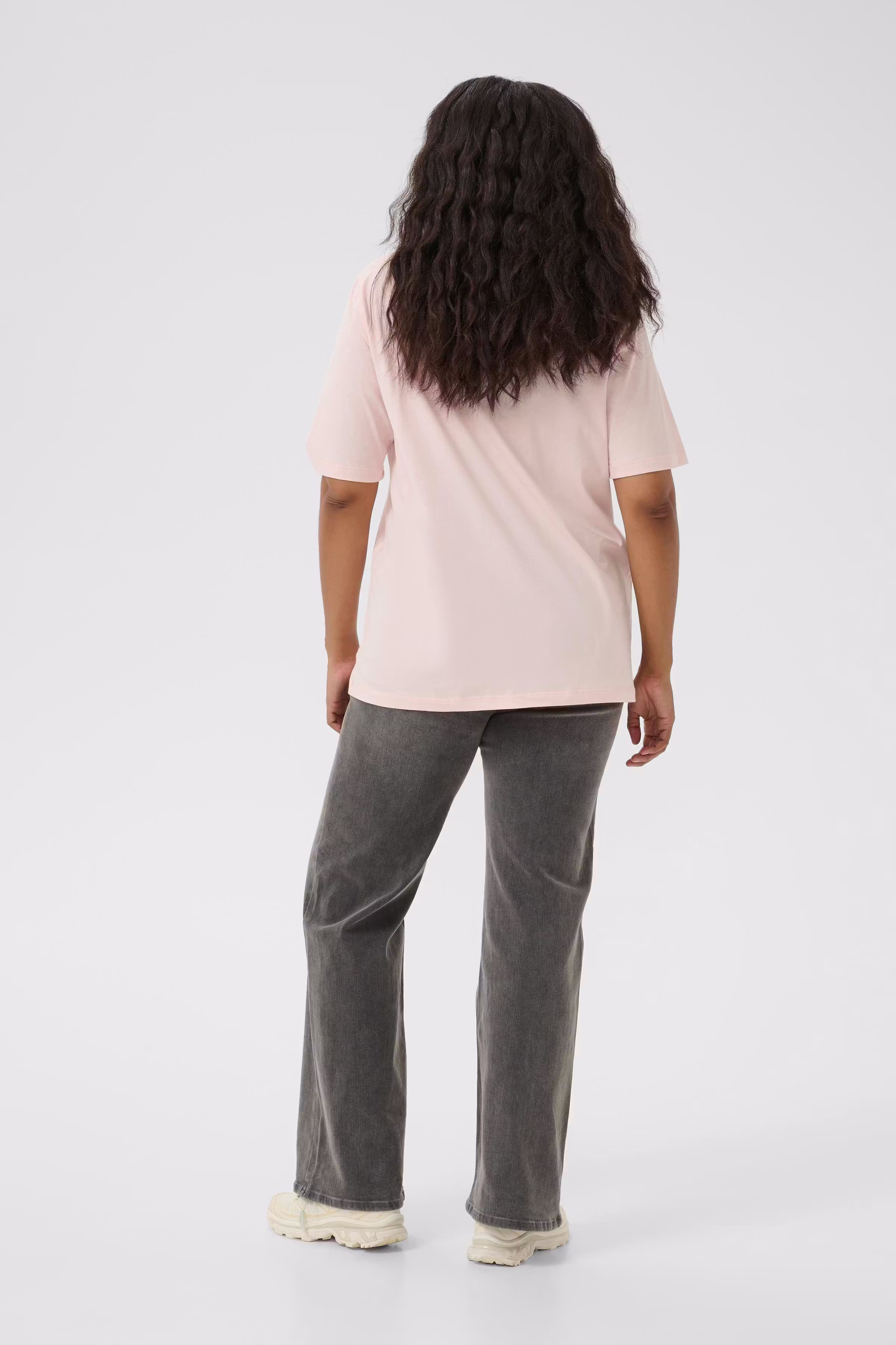 KCtasha T-shirt LOOKBOOK BACK 10583389-141905