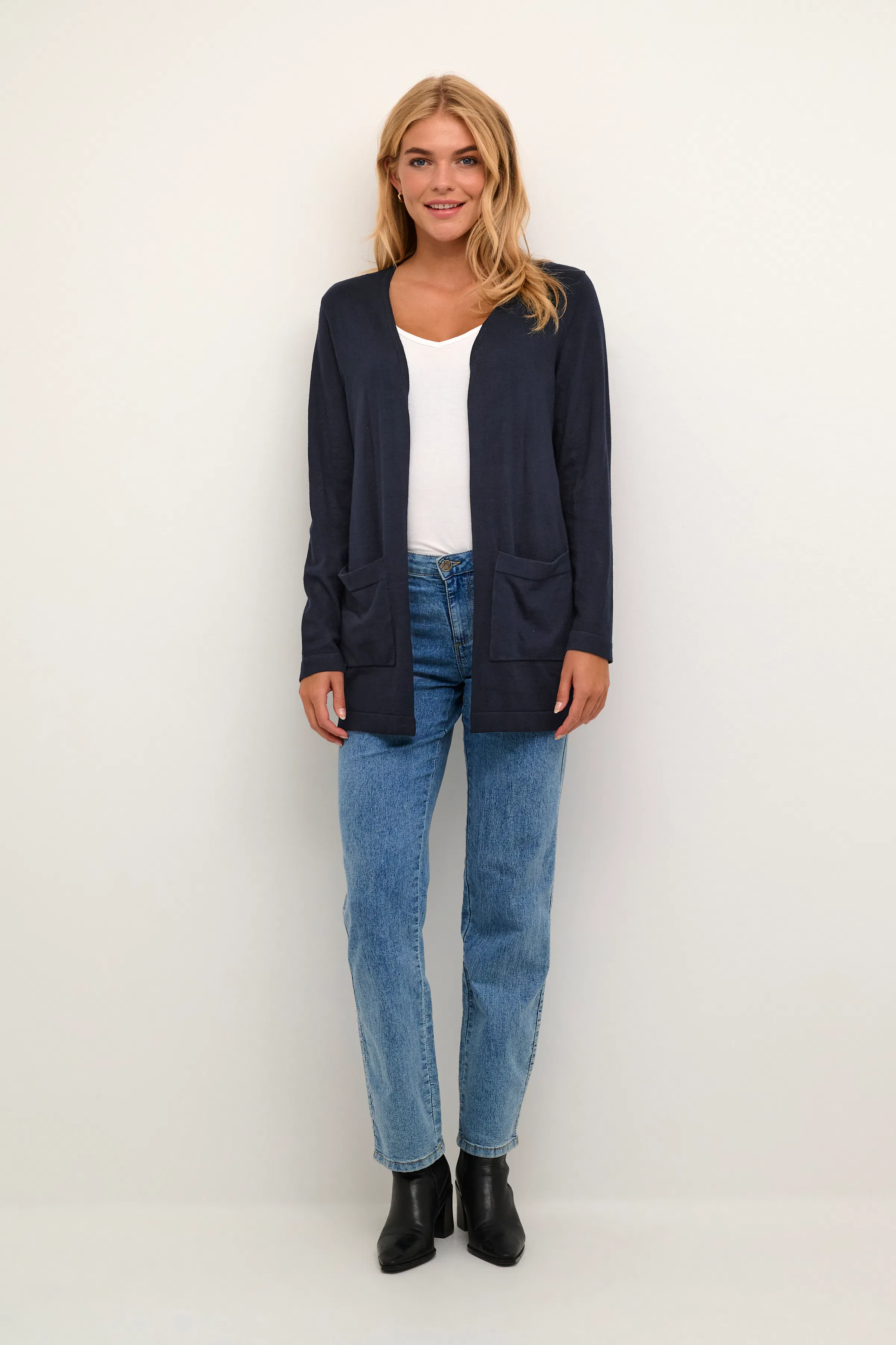 KAfenia Cardigan LOOKBOOK FRONT 10507682-194020