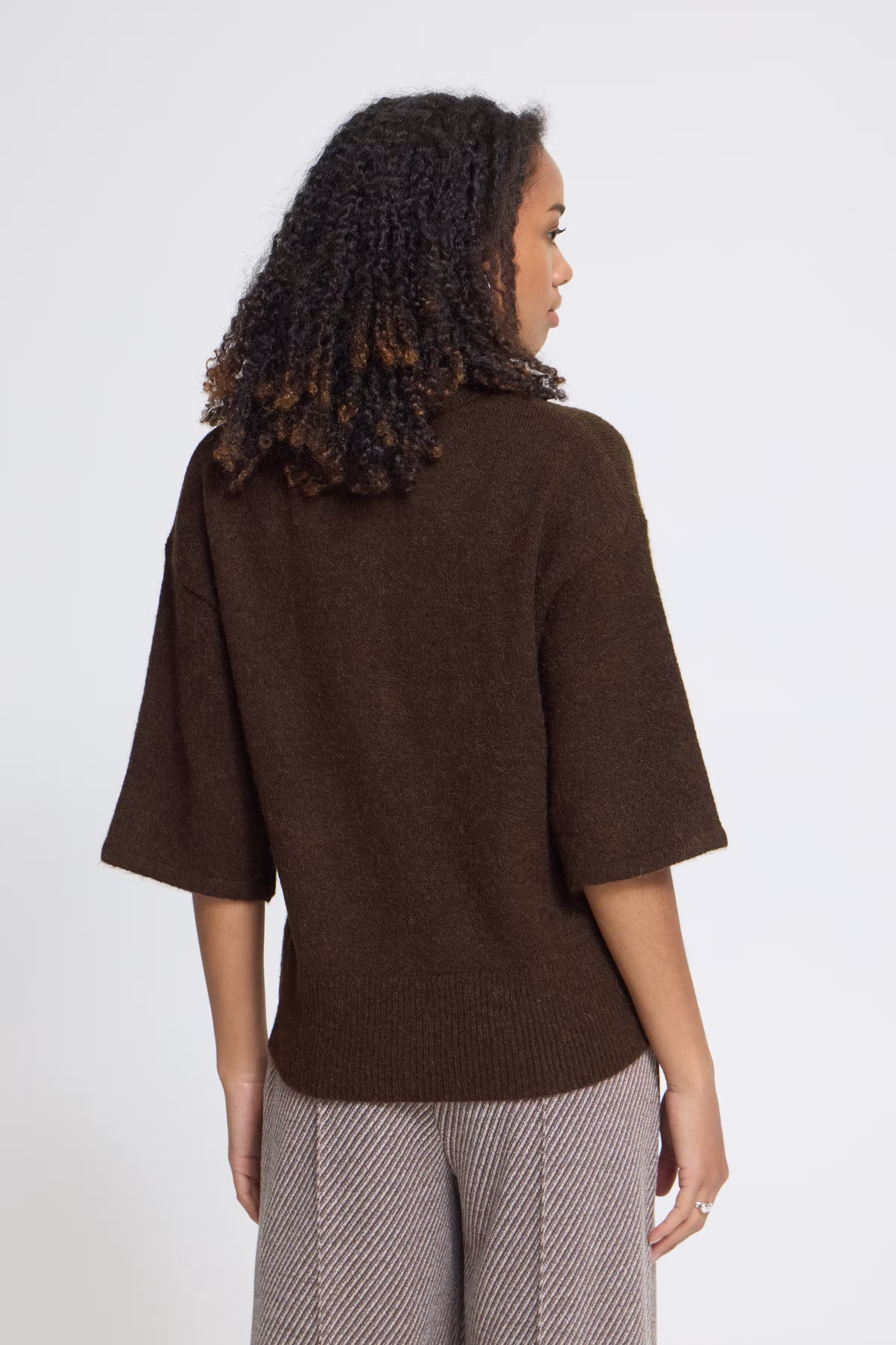 IHKAMARA Pullover LOOKBOOK BACK 20126225-191419