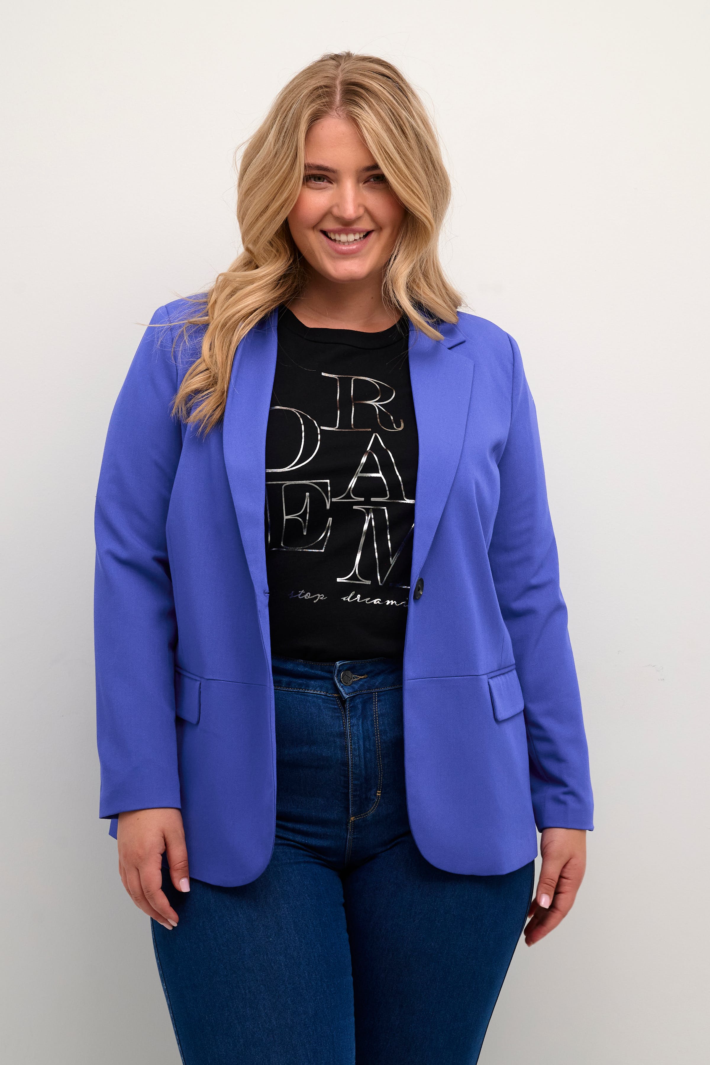 KCsakira Blazer LOOKBOOK FRONT 10580933-193951