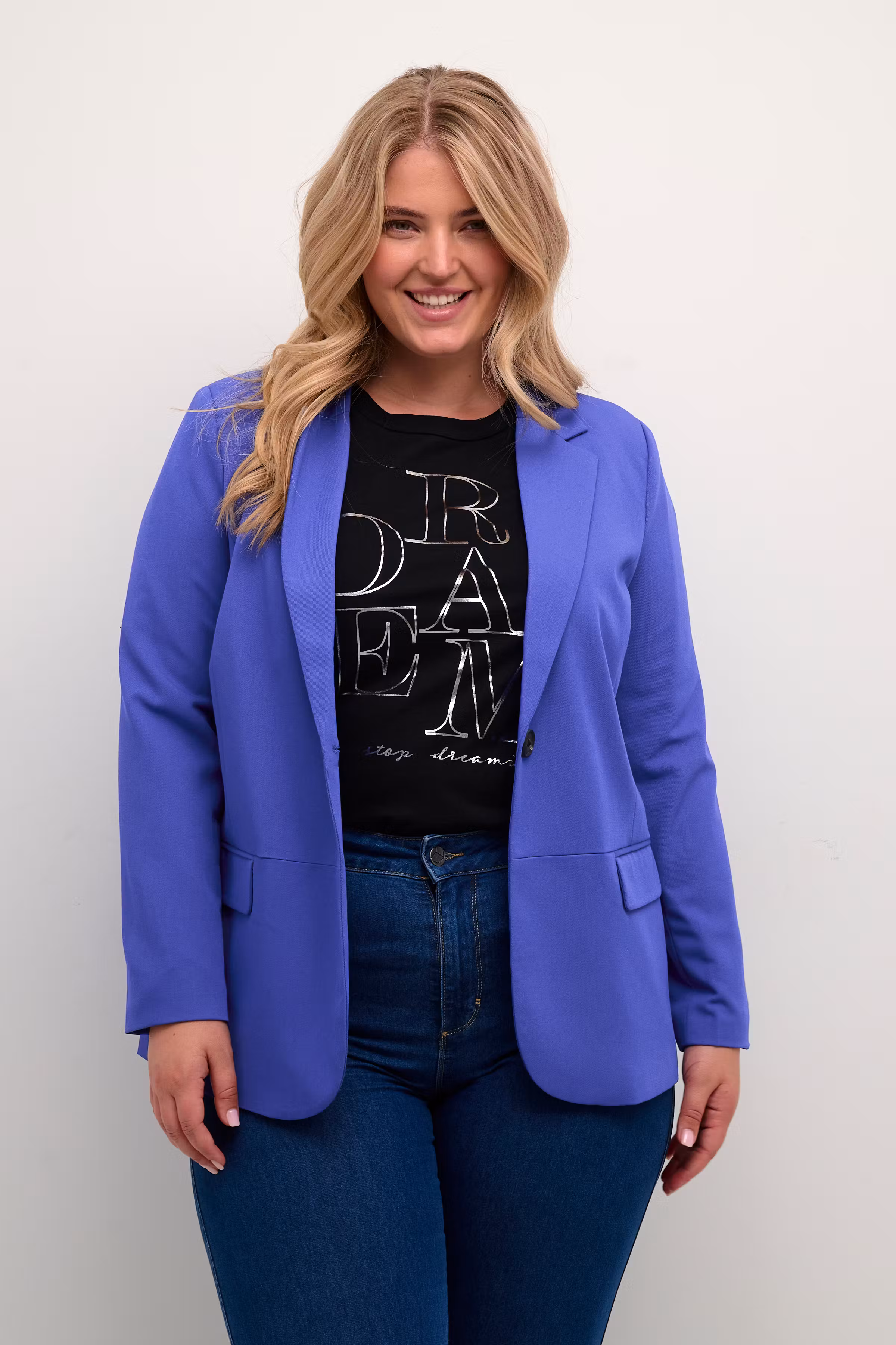 KCsakira Blazer LOOKBOOK FRONT 10580933-193951