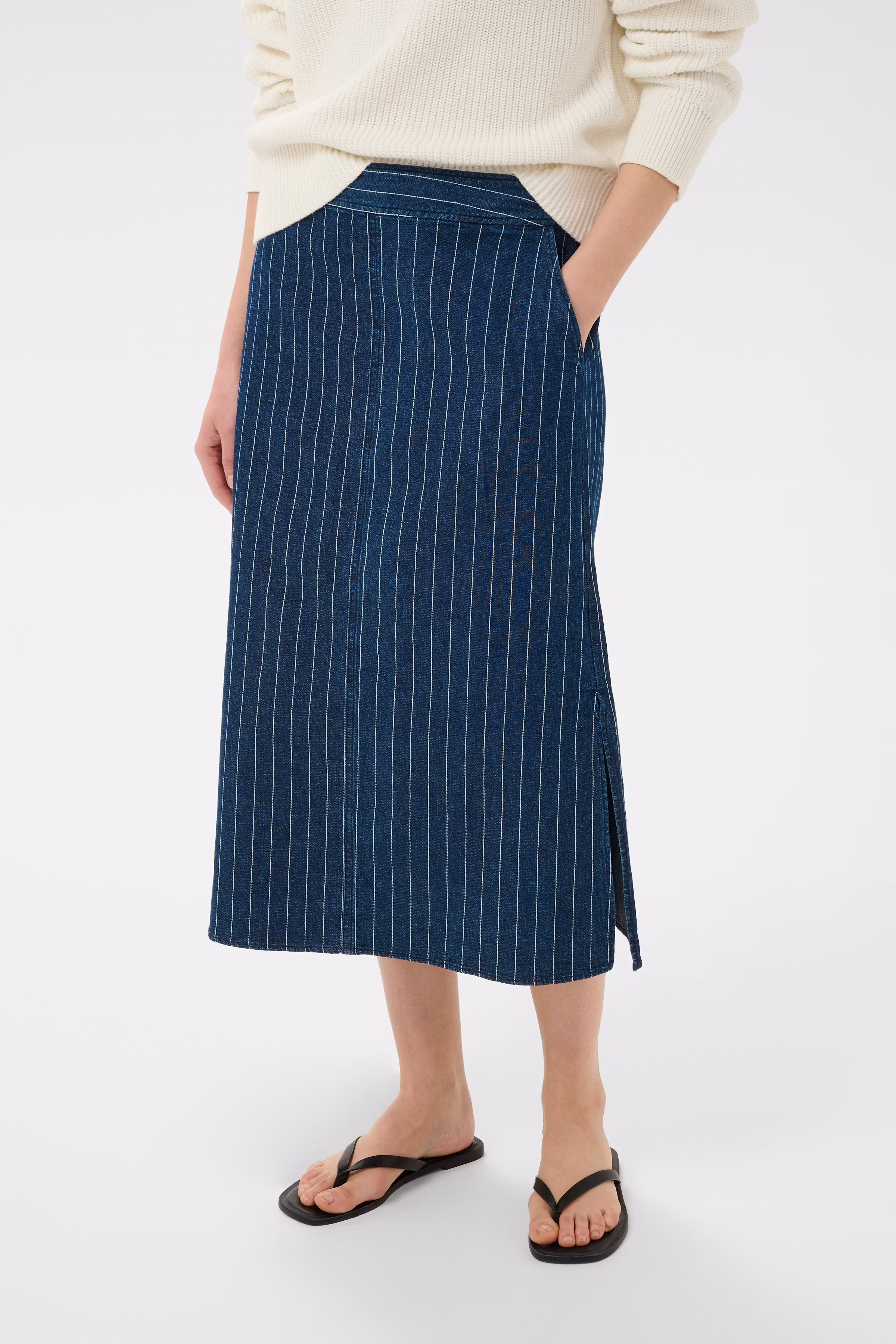 LizziePW Denim Skirt LOOKBOOK FRONT 30308878-303880