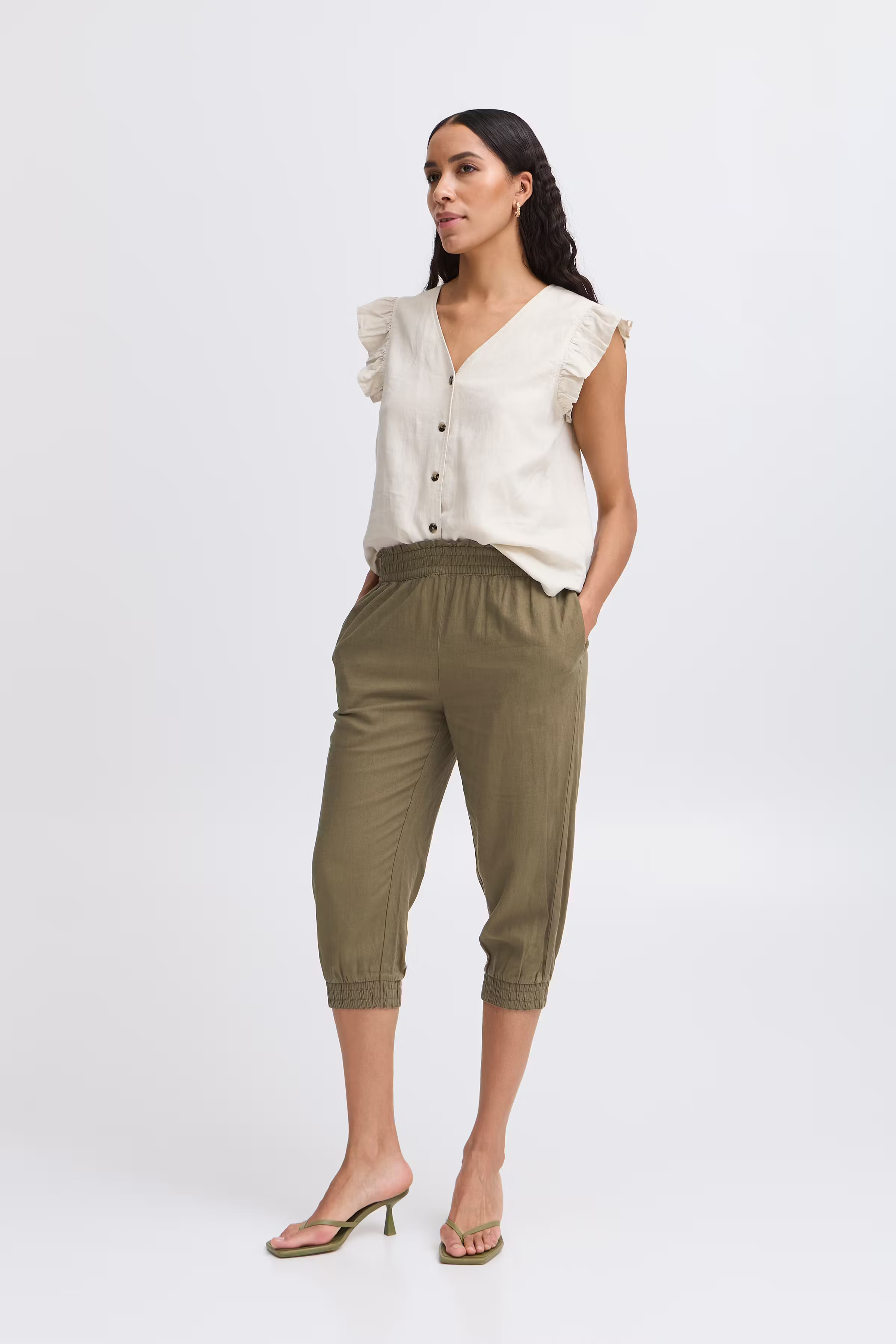 BYFALAKKA Capri bukser LOOKBOOK FRONT 20813372-190510