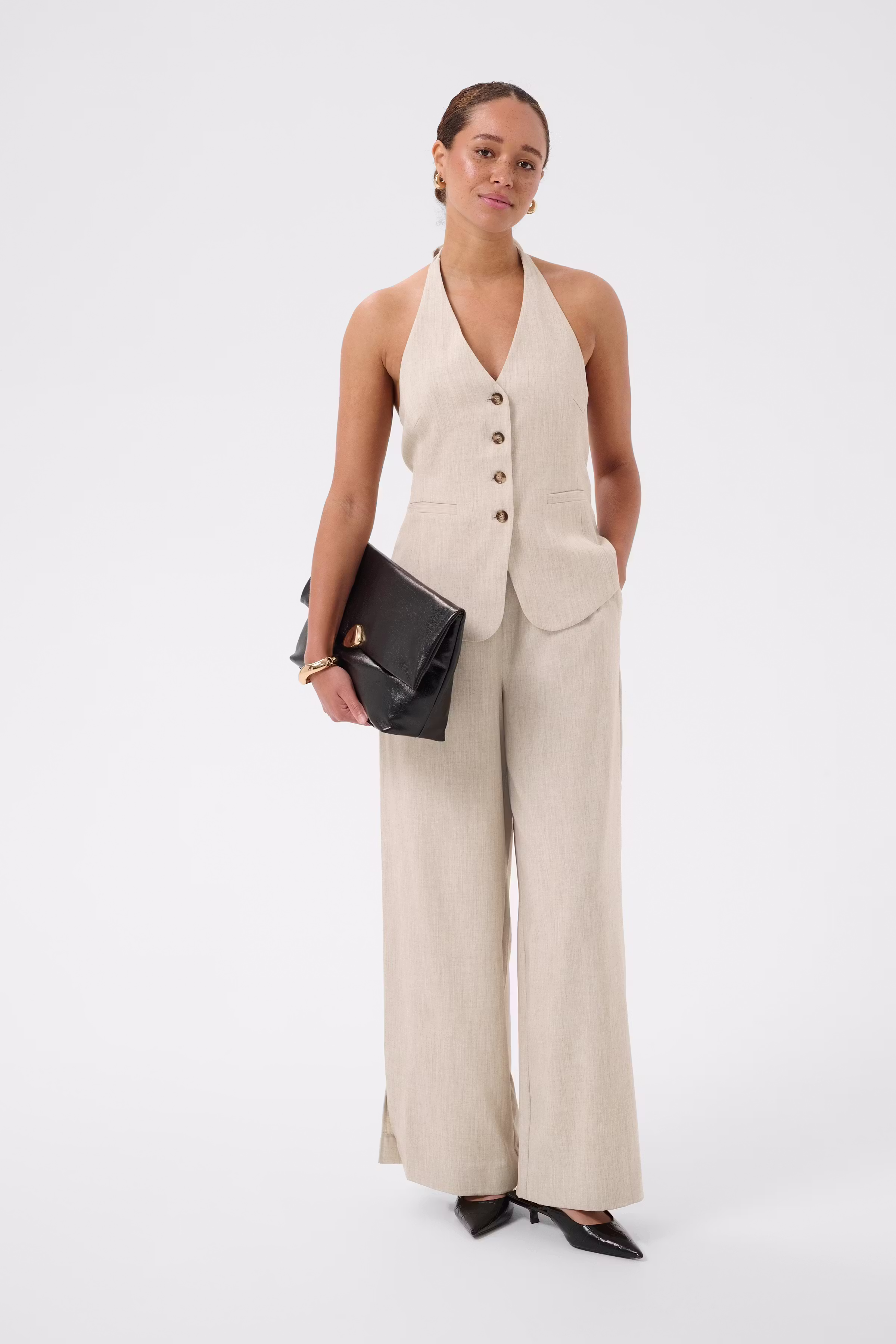 KAomila Weste LOOKBOOK FRONT 10511932-1513051
