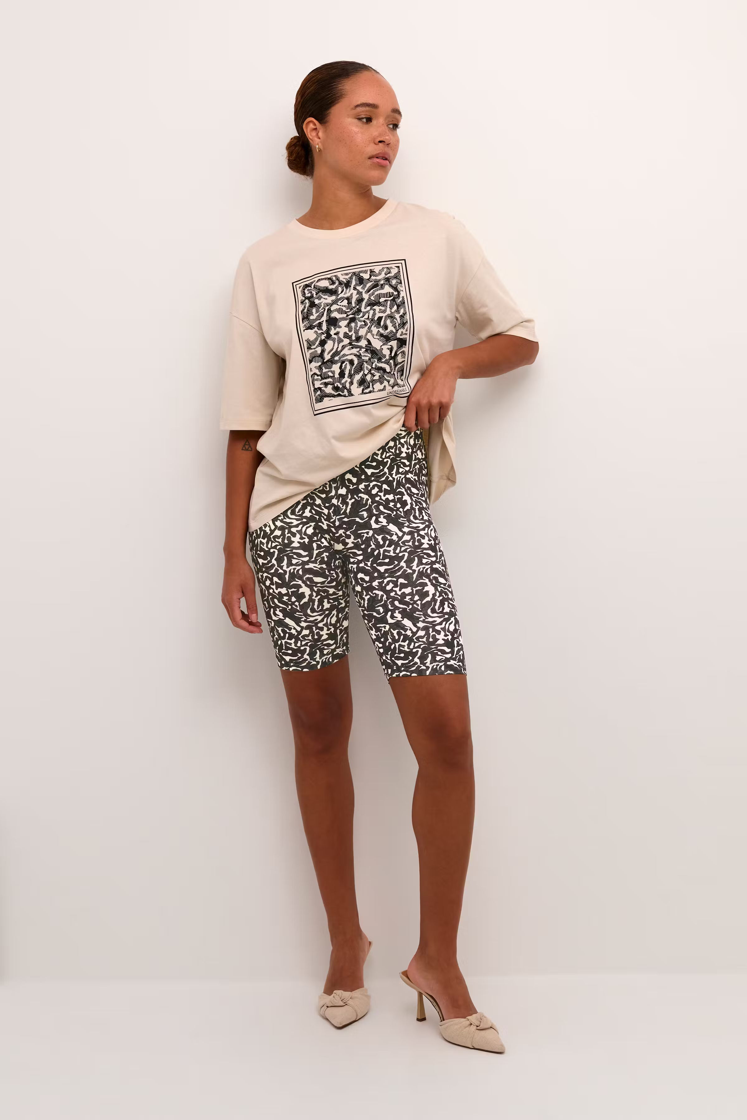 KAsally Shorts LOOKBOOK FRONT 10508847-106057