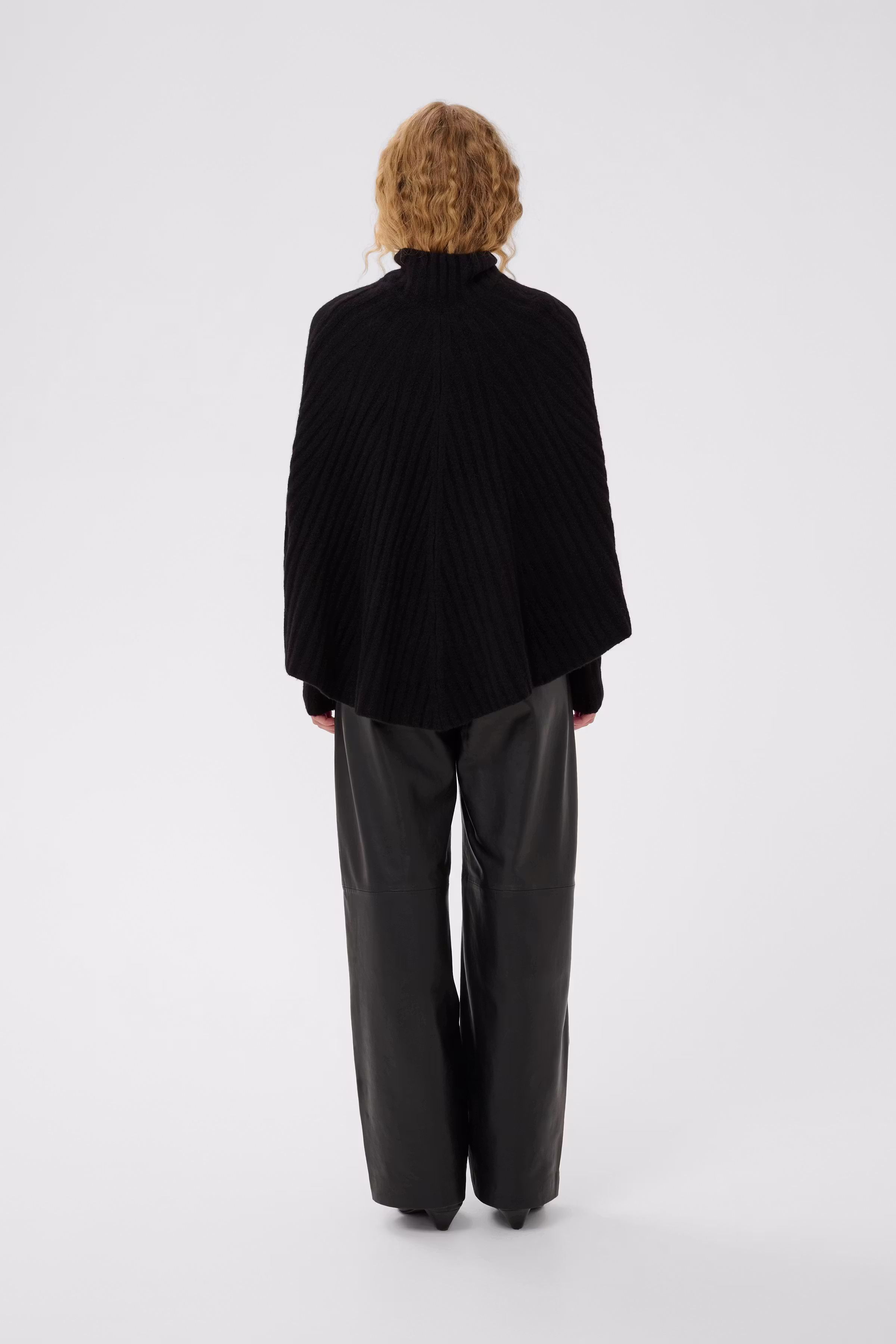 NABAAIW Poncho LOOKBOOK BACK 30112166-194008
