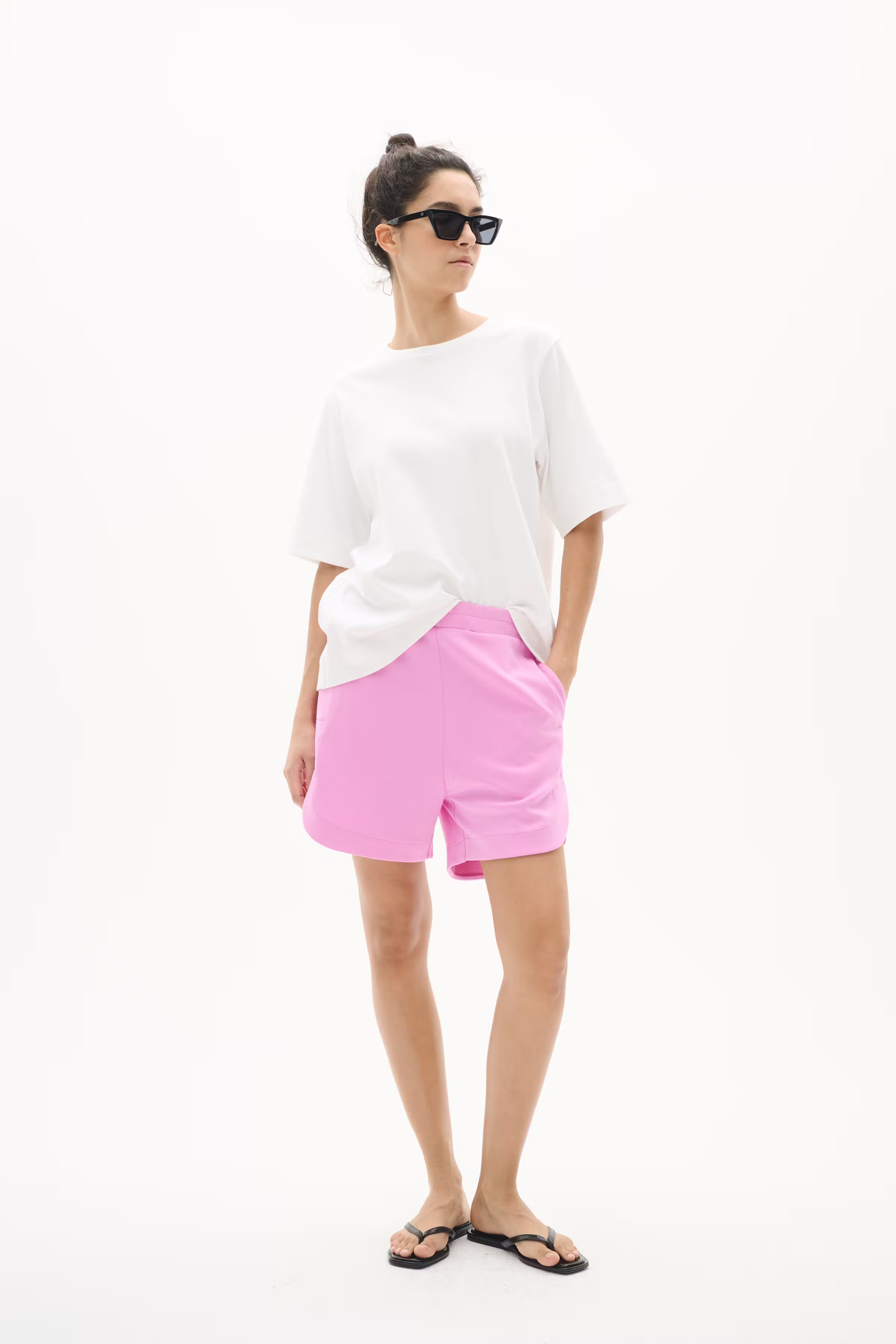 HenniehIW Shorts LOOKBOOK FRONT 30110370-163118