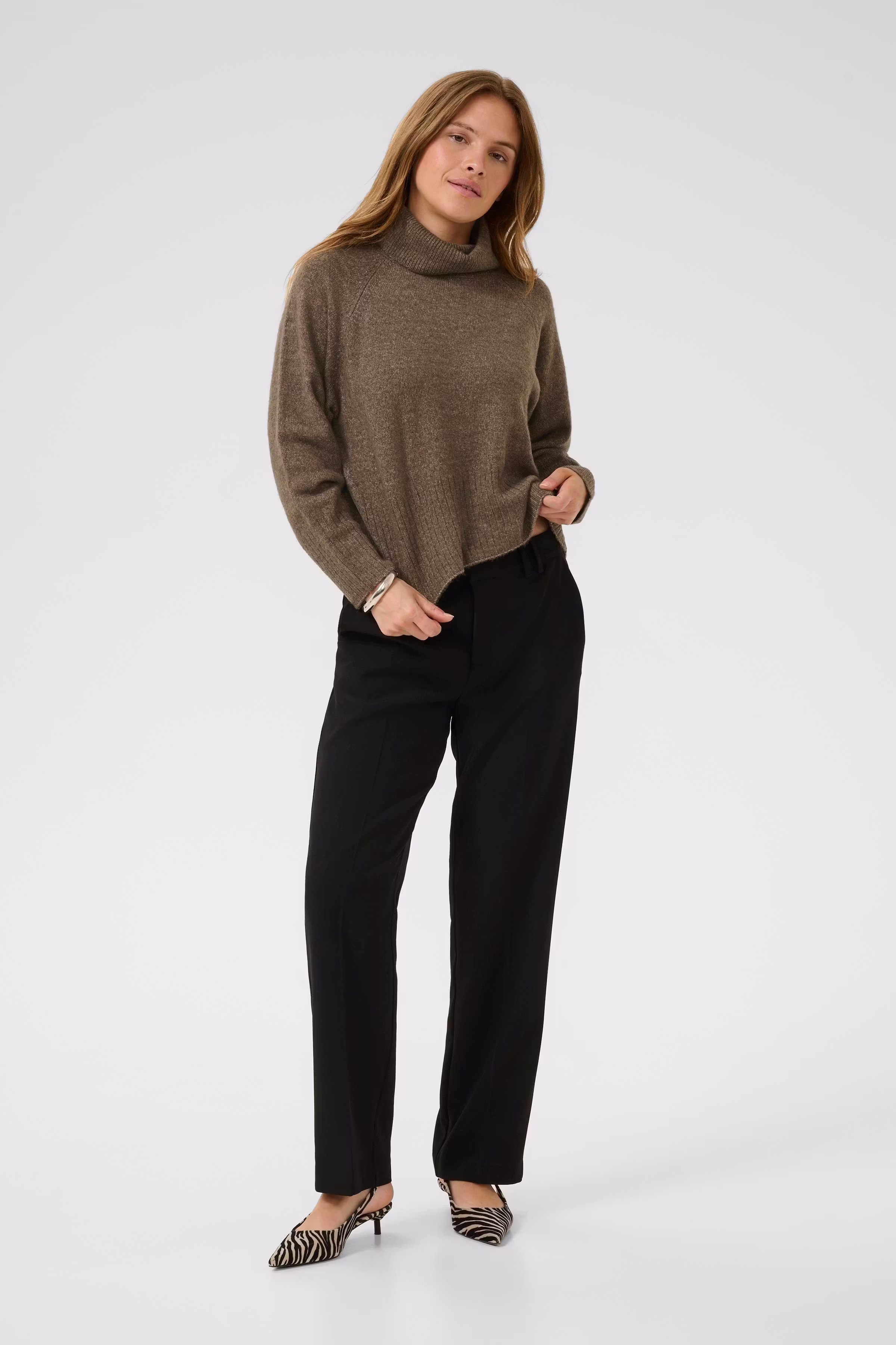 KAerin Pullover LOOKBOOK FRONT 10511382-1908081