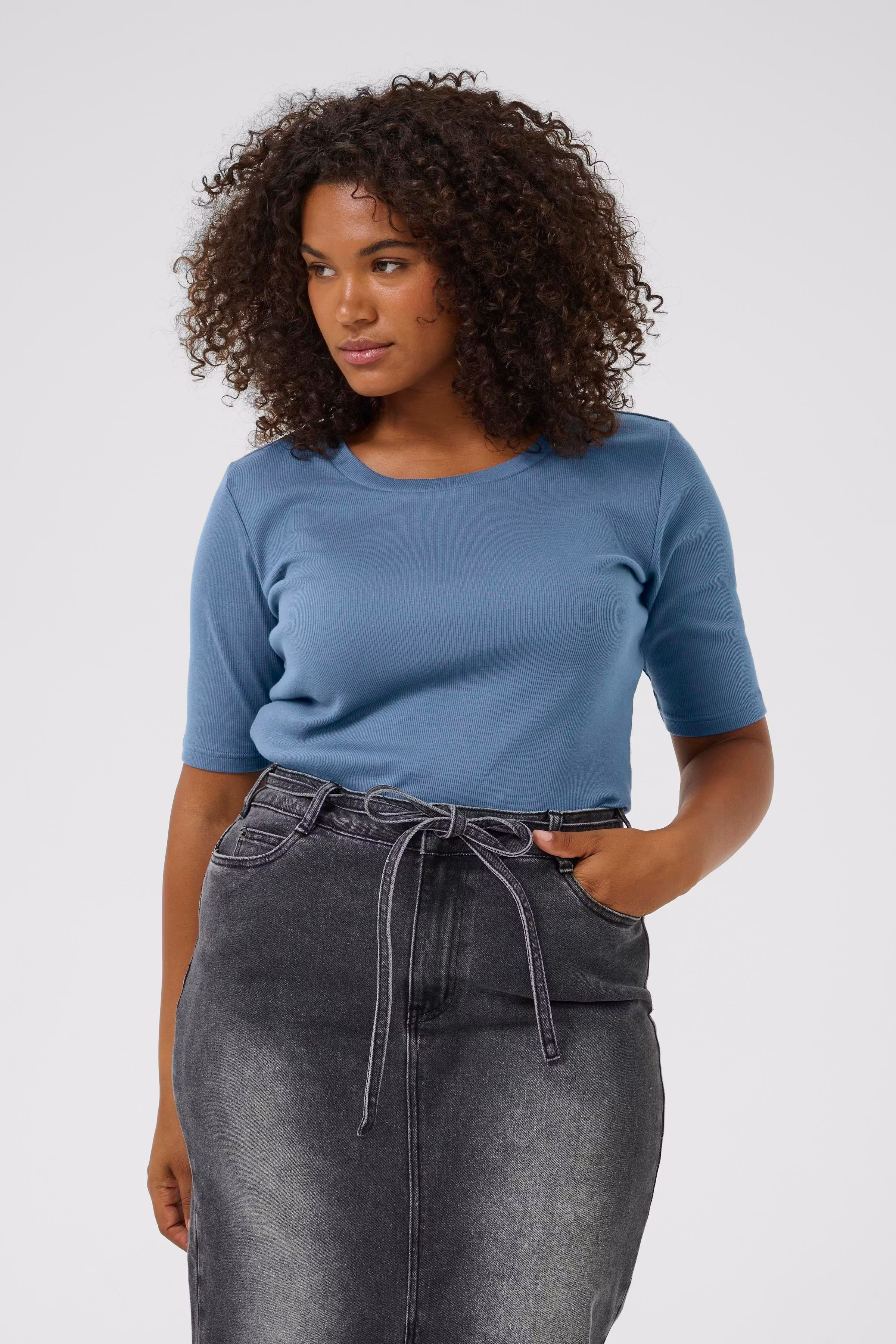 KCcarina T-shirt LOOKBOOK FRONT 10581627-184028