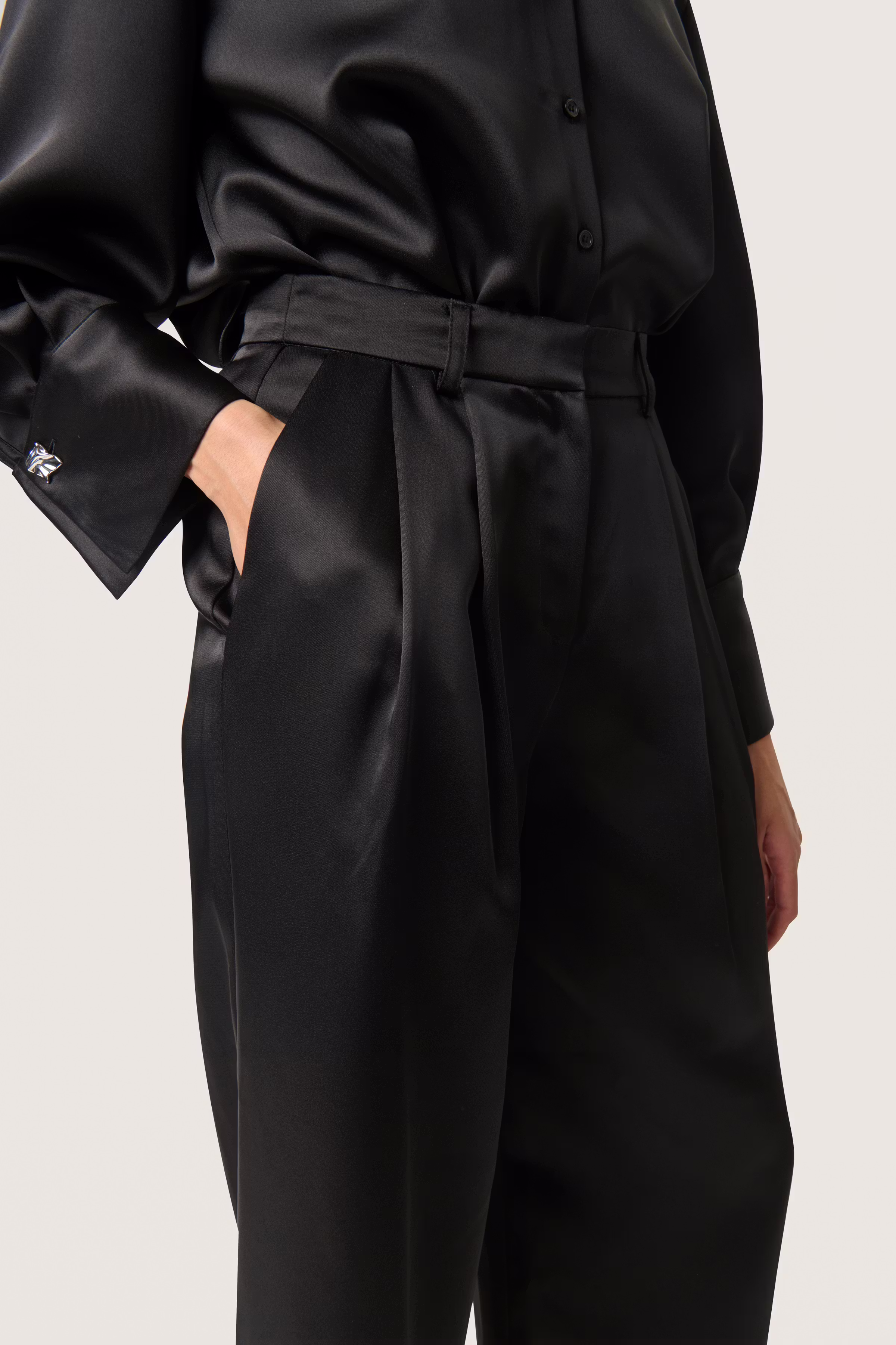 SLLiva Hose LOOKBOOK DETAIL 30408097-194008