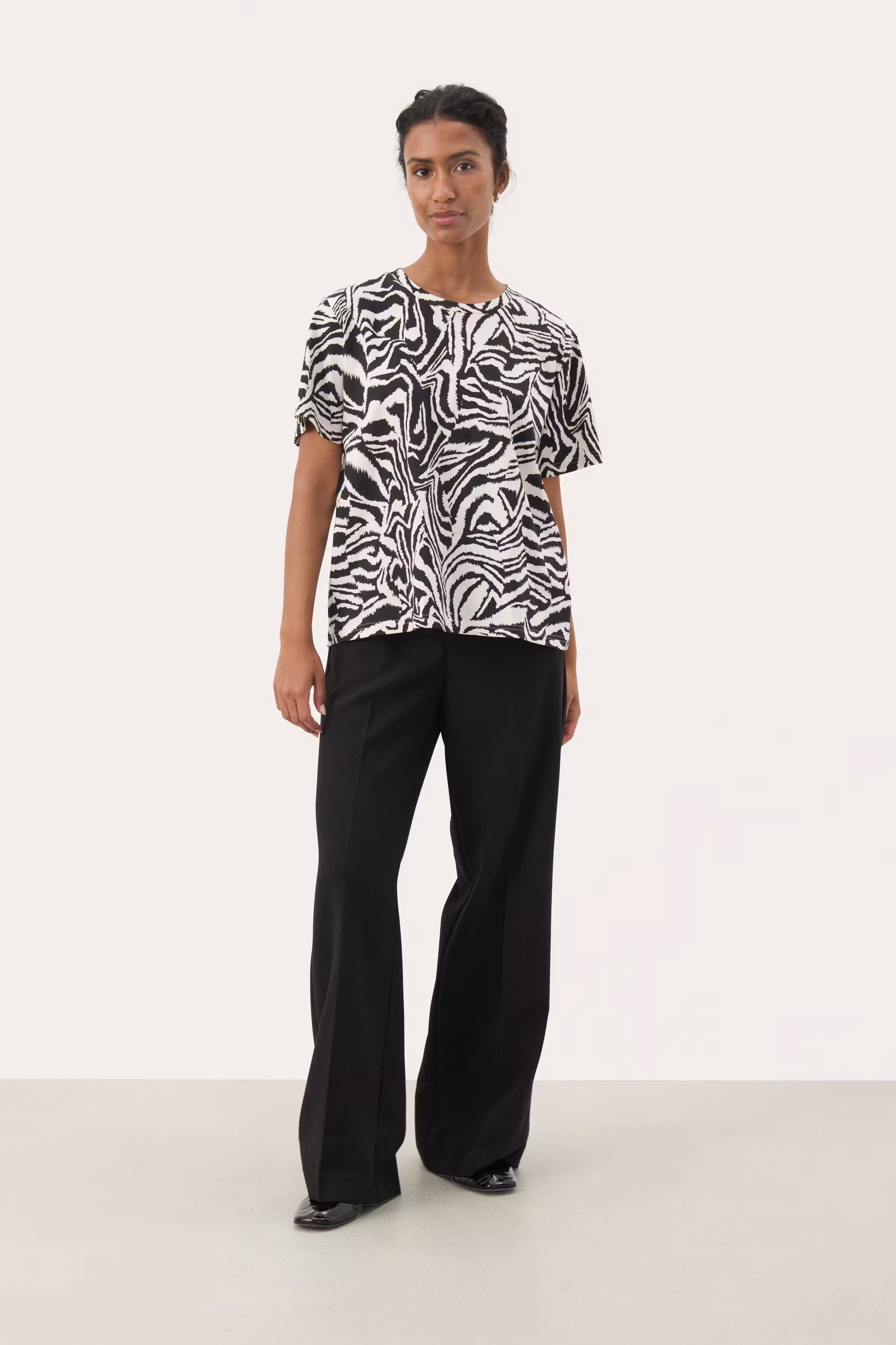 NahidPW T-shirt LOOKBOOK FRONT 30309873-303965