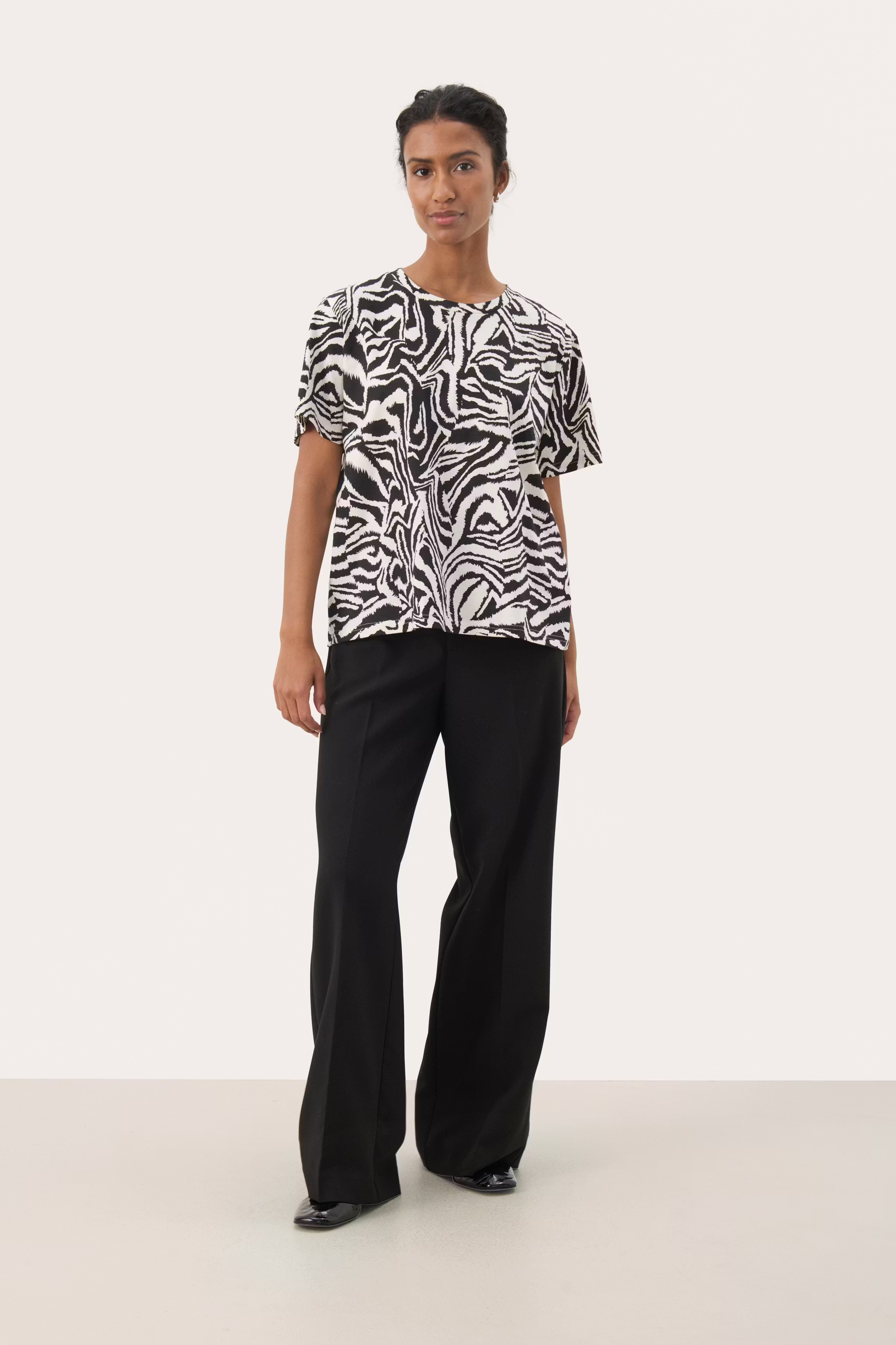 NahidPW T-shirt LOOKBOOK FRONT 30309873-303965