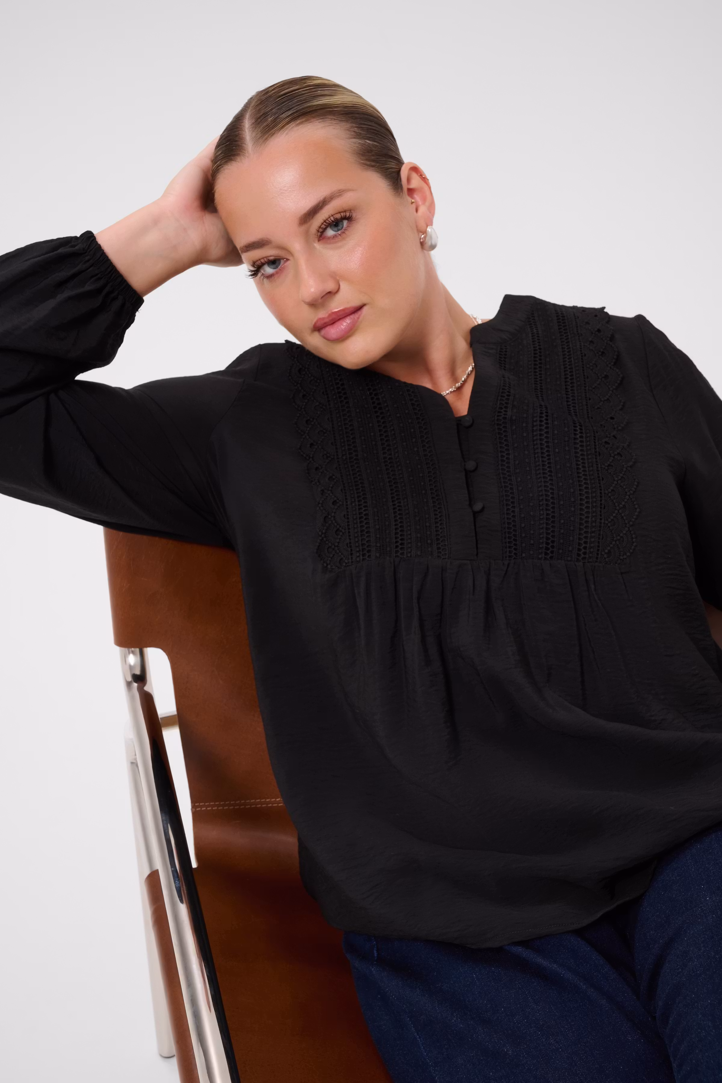 KCgaline Bluse LOOKBOOK DETAIL 10584403-100121