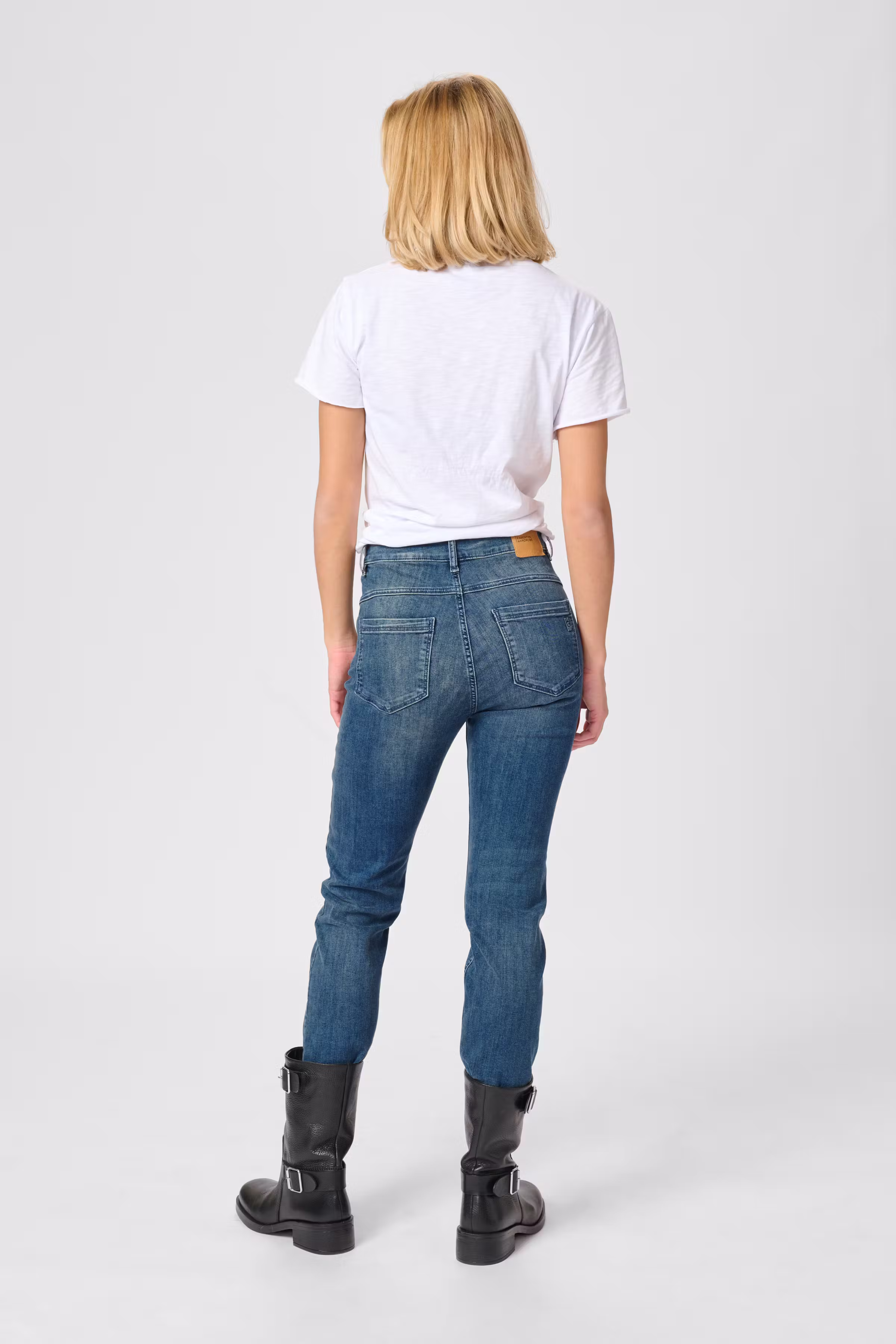 33 THE CELINA 100 HIGH STRAIGHT LOOKBOOK BACK 10703573-100055