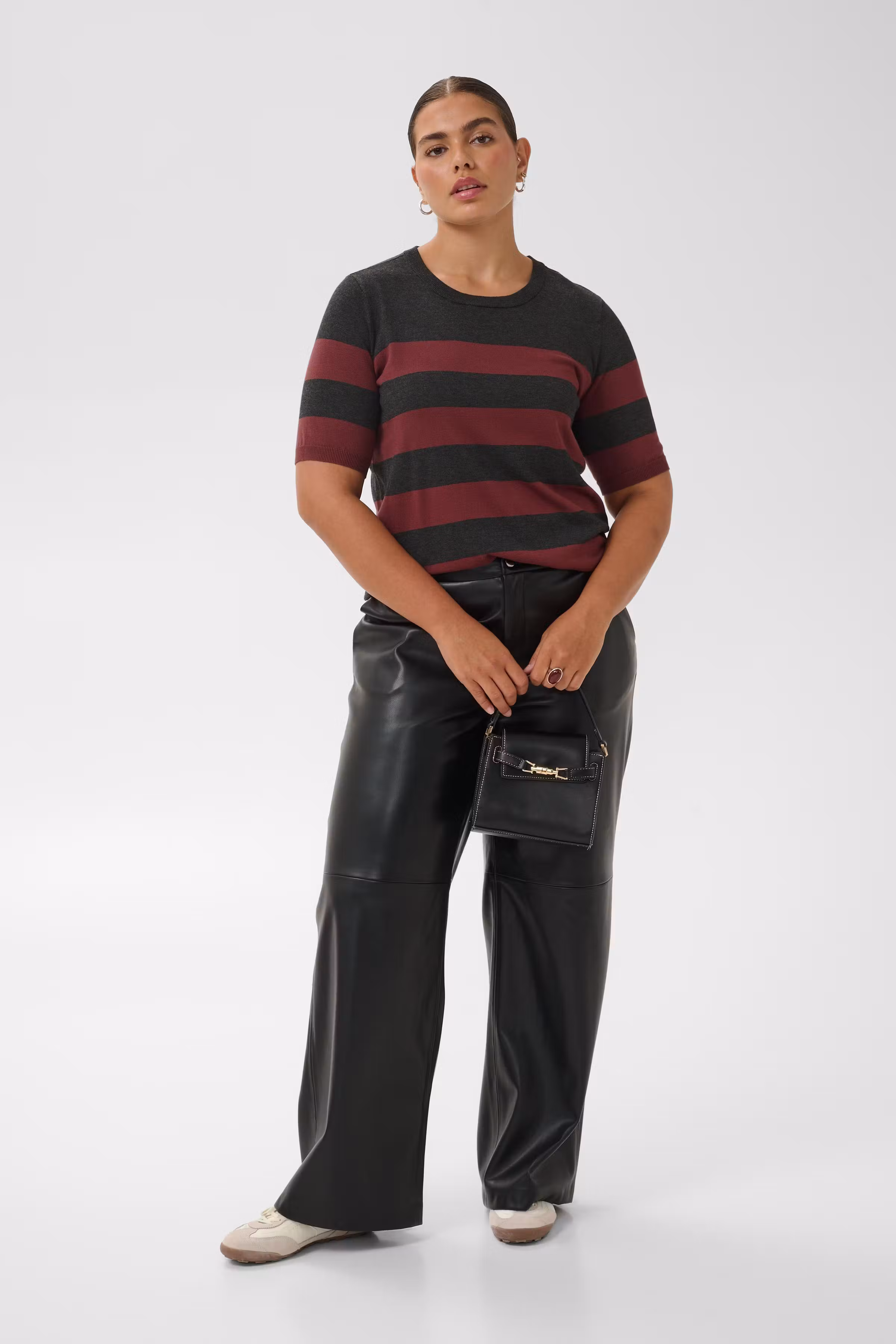 KClizzy Pullover LOOKBOOK FRONT 10582914-1000162