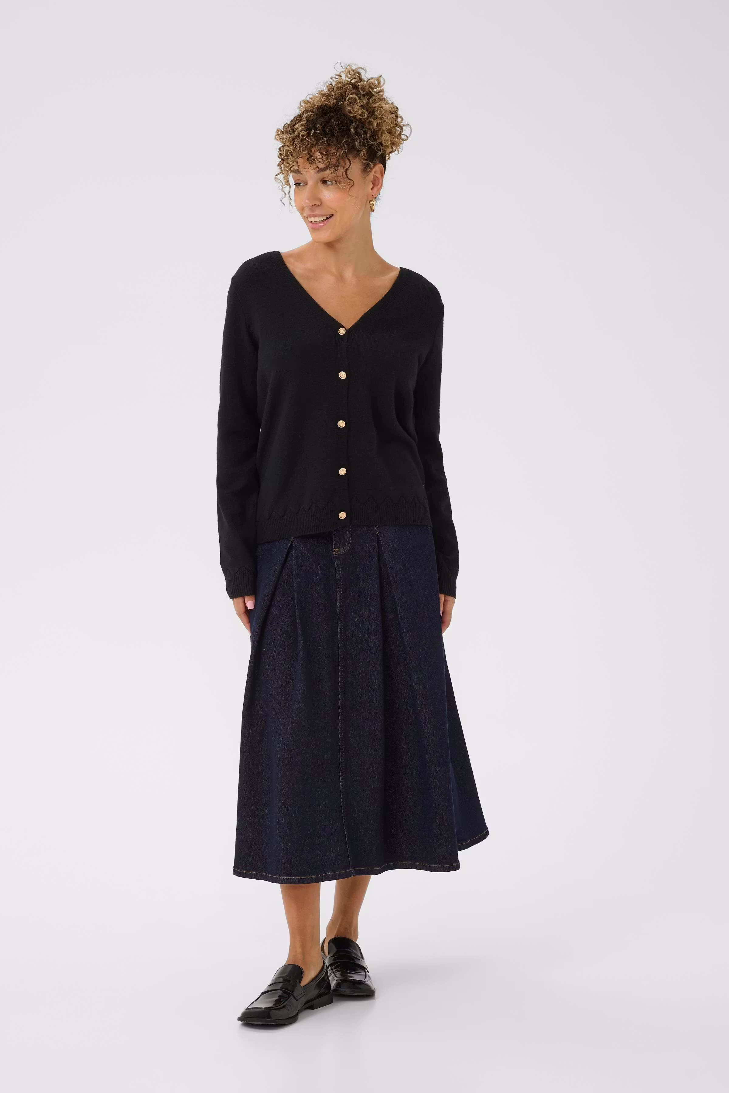 CRDela Cardigan LOOKBOOK FRONT 10614299-100120