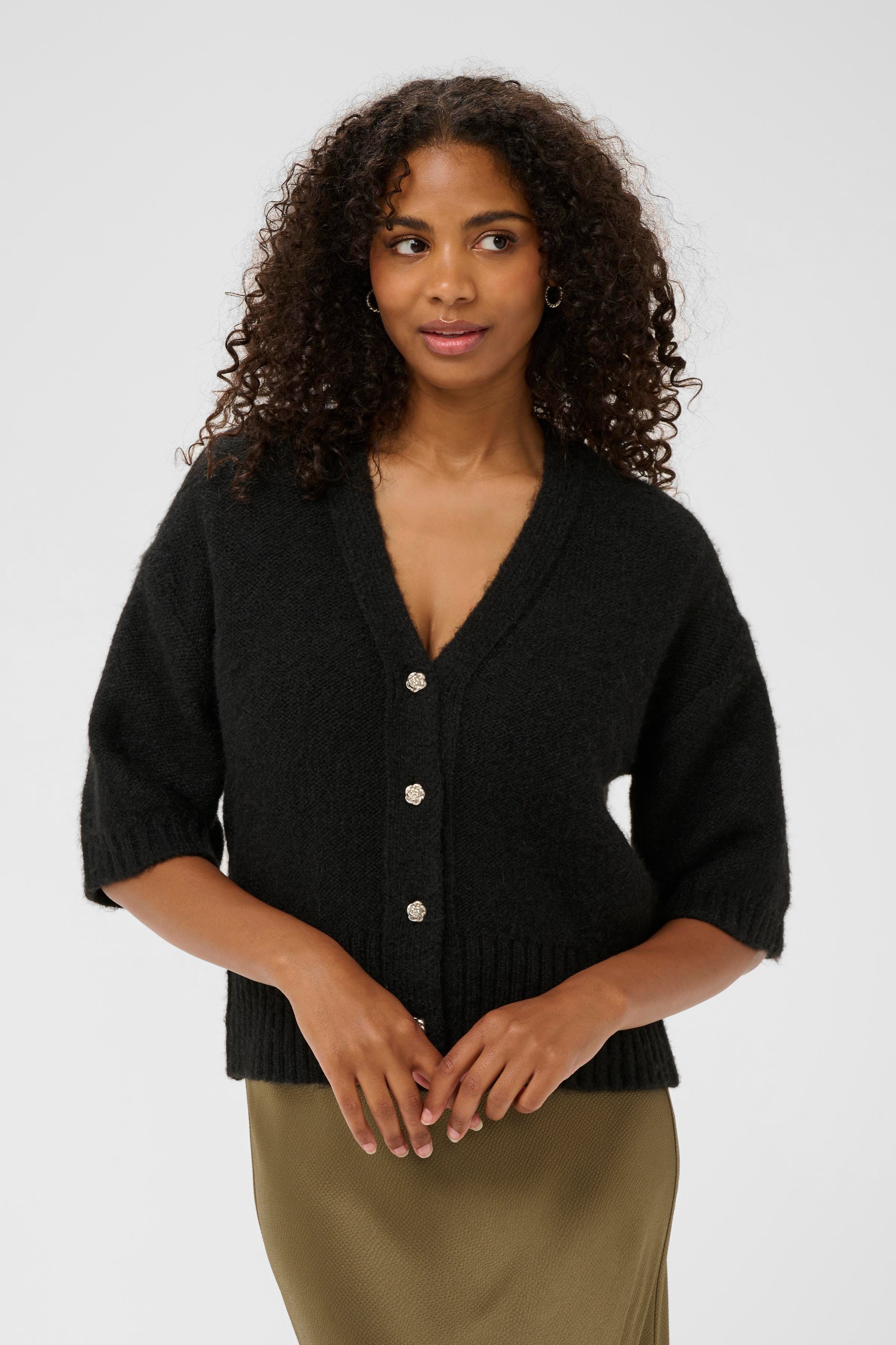 KAlabis Cardigan LOOKBOOK FRONT 10510680-100121