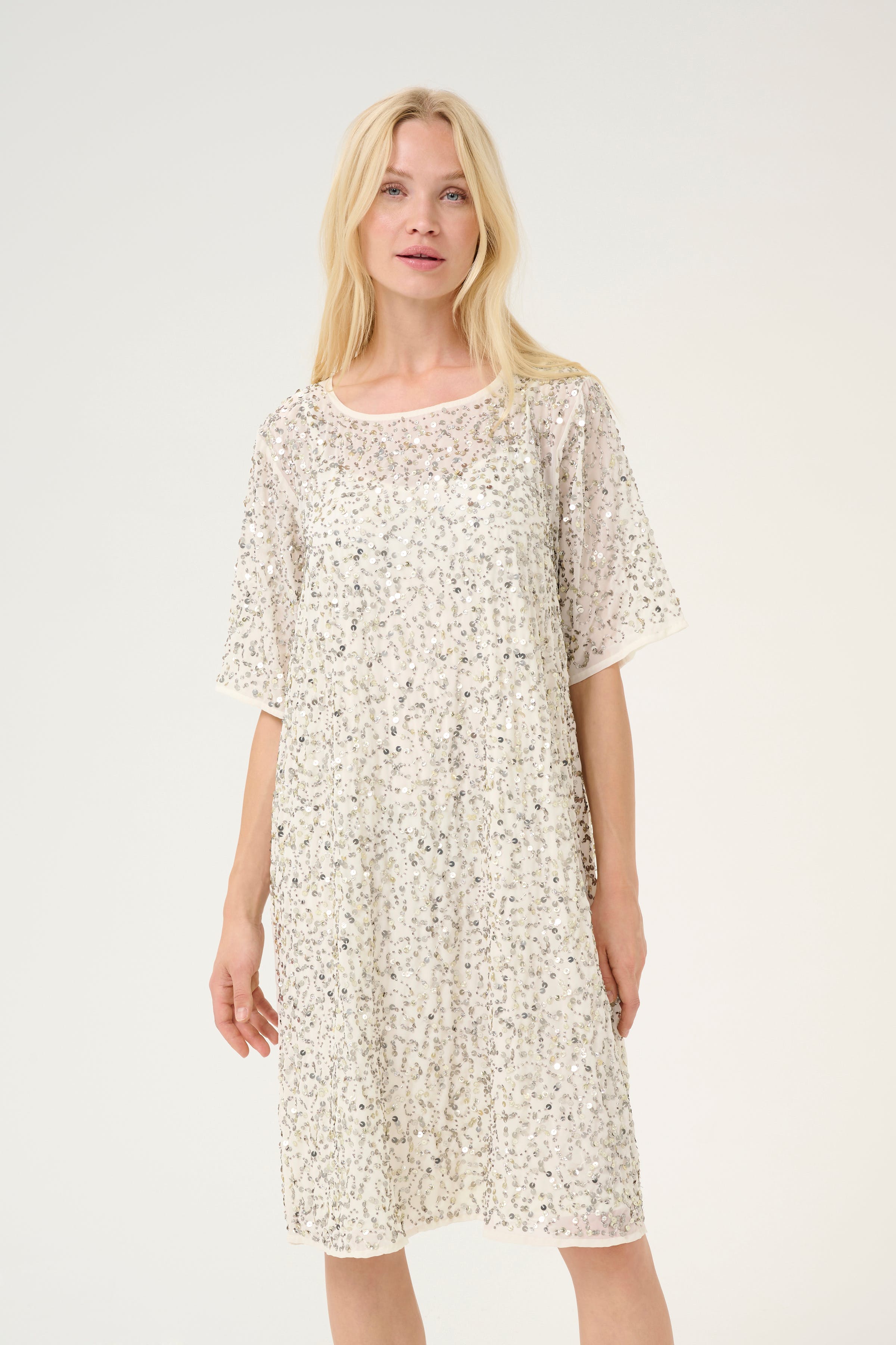 CUcherina Paljettklänning LOOKBOOK FRONT 50111580-107392