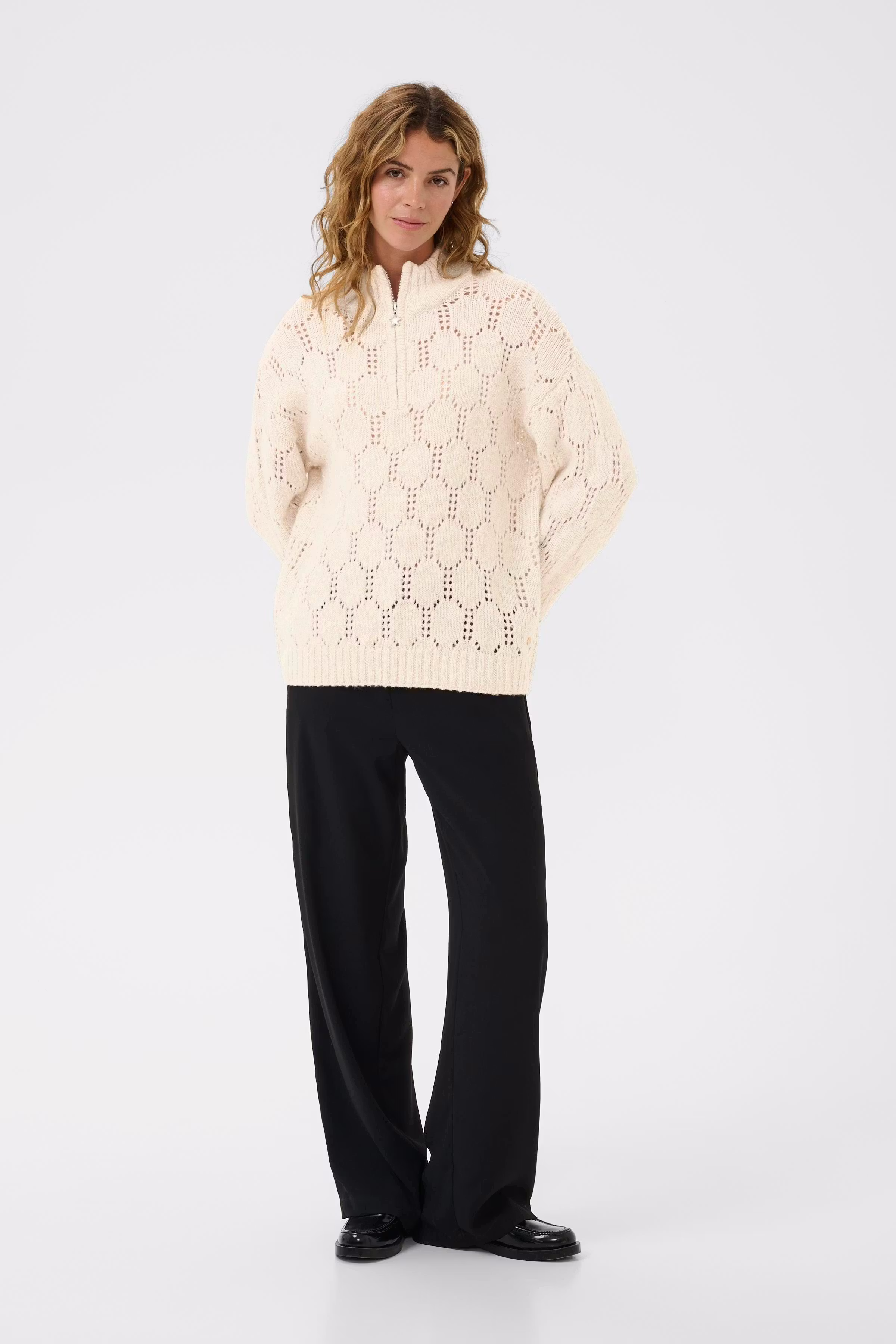 CRZilla Pullover LOOKBOOK FRONT 10614250-100232