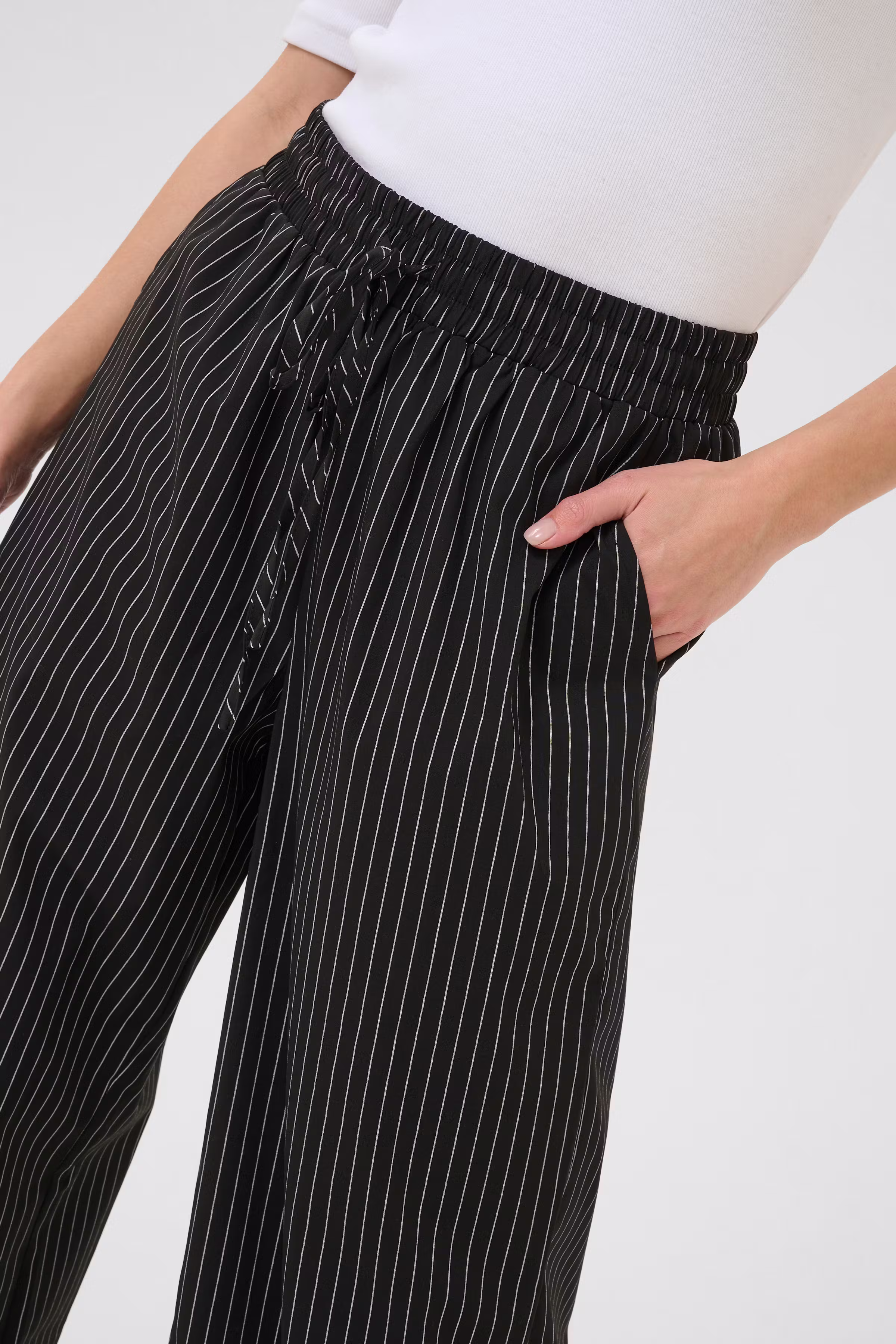 KAeliana Broek LOOKBOOK DETAIL 10510610-108244